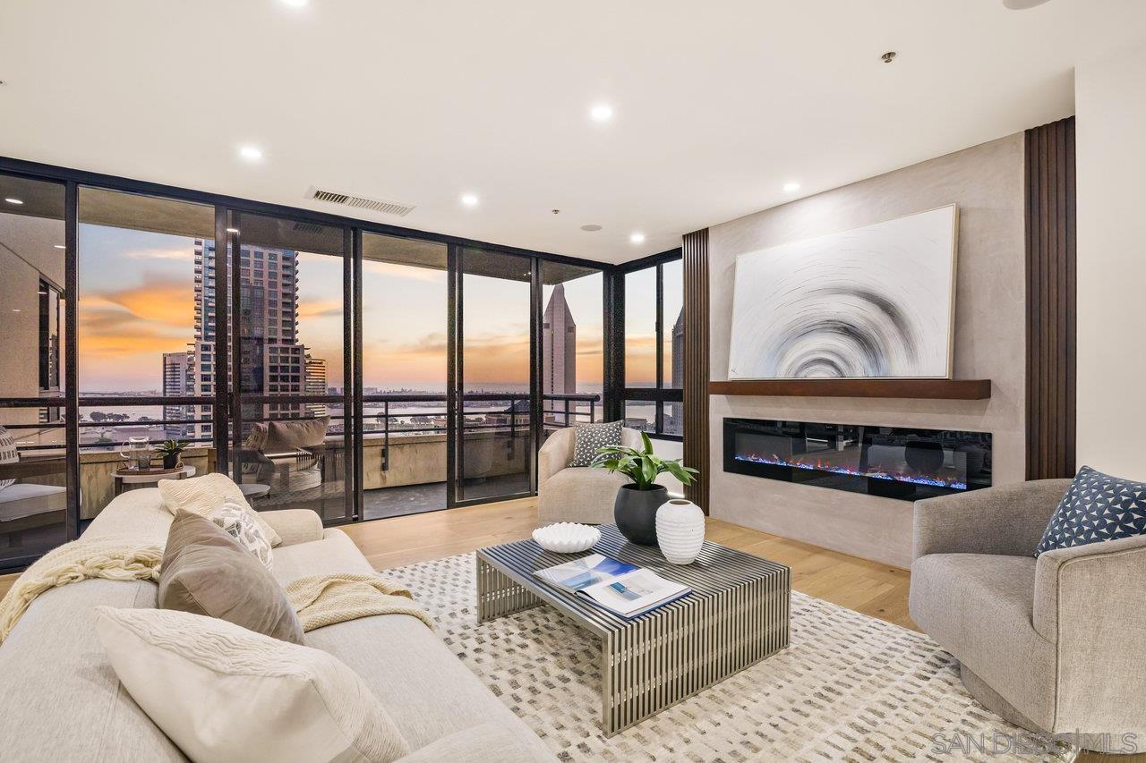 Detail Gallery Image 4 of 72 For 700  Front St  #1402,  San Diego,  CA 92101 - 2 Beds | 2 Baths