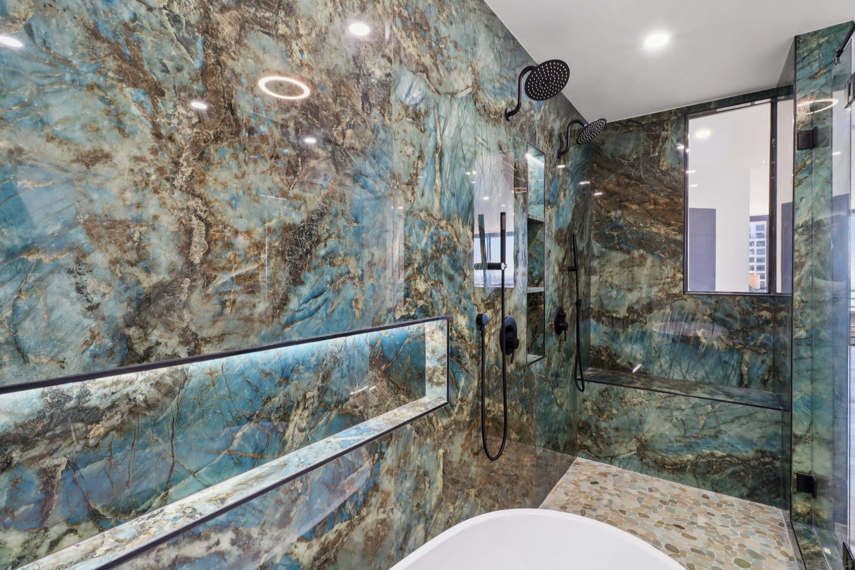 Detail Gallery Image 31 of 72 For 700  Front St  #1402,  San Diego,  CA 92101 - 2 Beds | 2 Baths