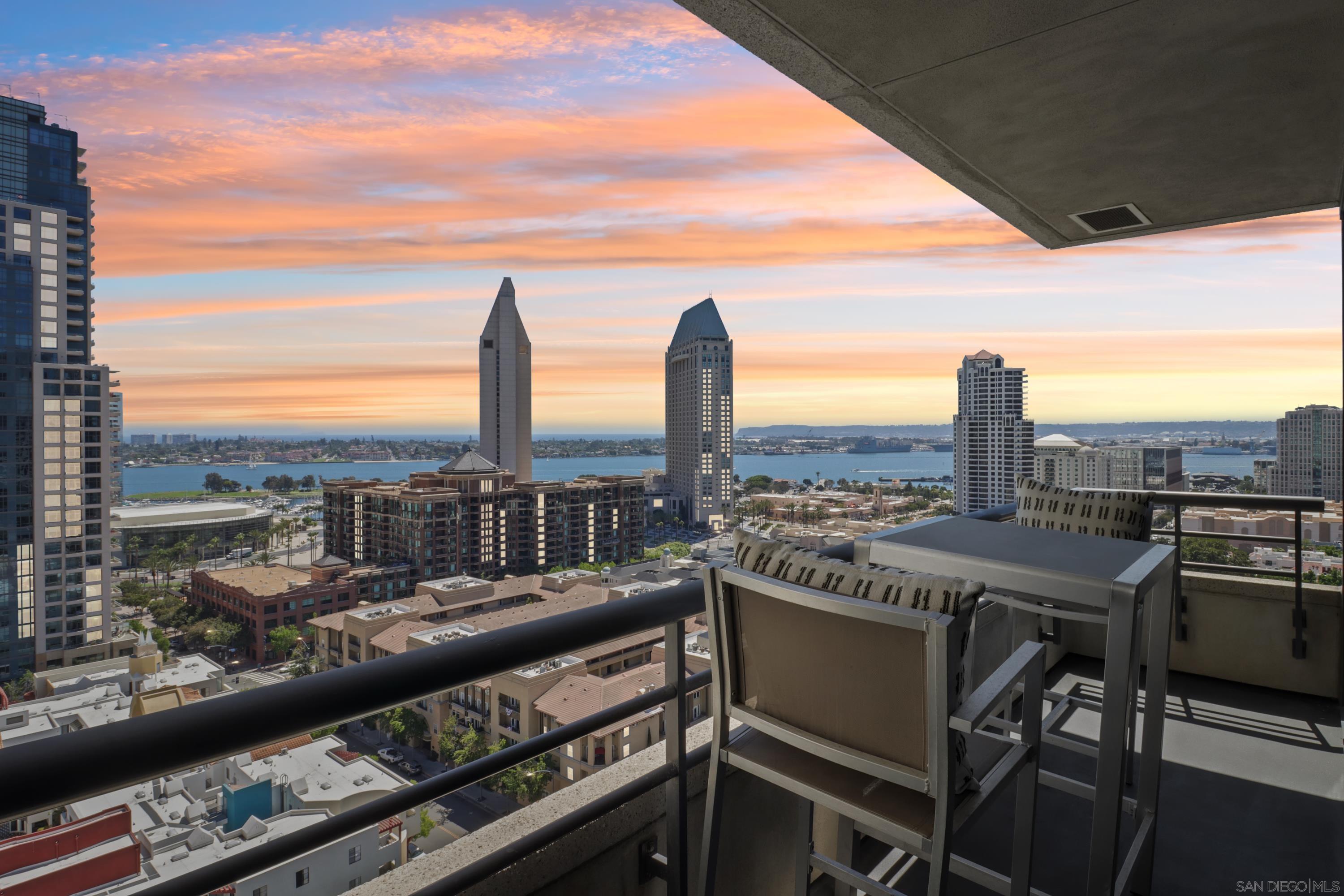 Detail Gallery Image 33 of 72 For 700  Front St  #1402,  San Diego,  CA 92101 - 2 Beds | 2 Baths