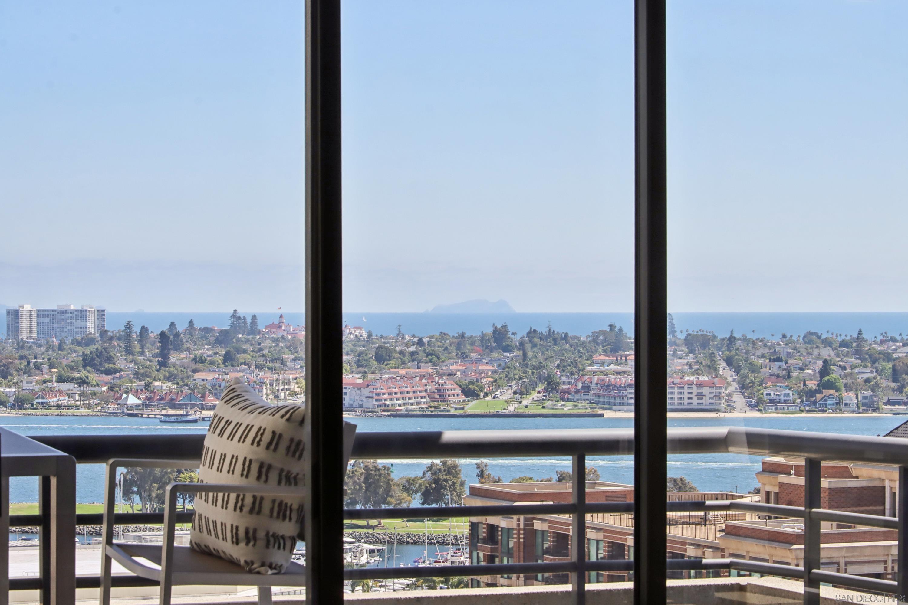 Detail Gallery Image 34 of 72 For 700  Front St  #1402,  San Diego,  CA 92101 - 2 Beds | 2 Baths