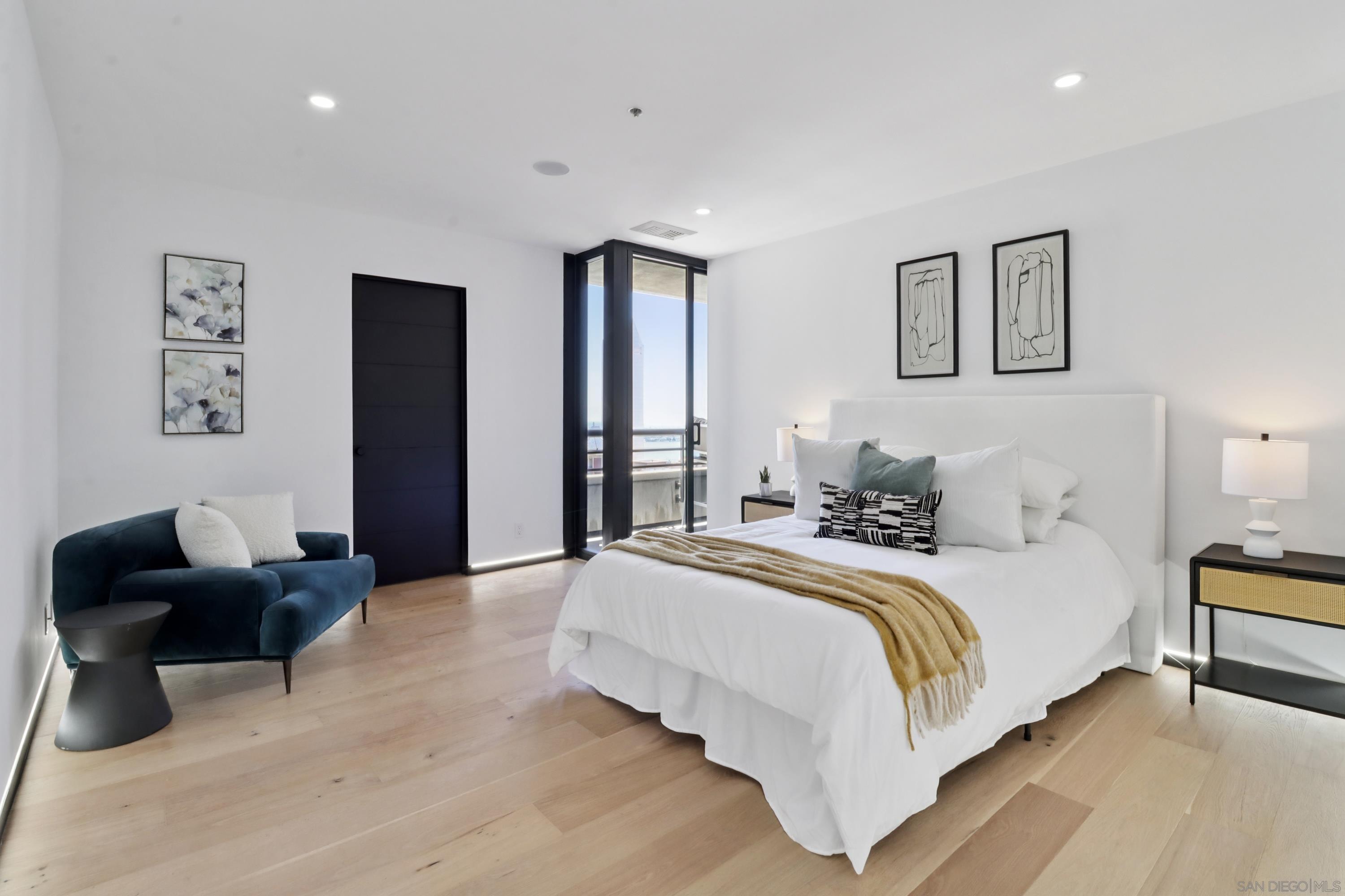 Detail Gallery Image 36 of 72 For 700  Front St  #1402,  San Diego,  CA 92101 - 2 Beds | 2 Baths