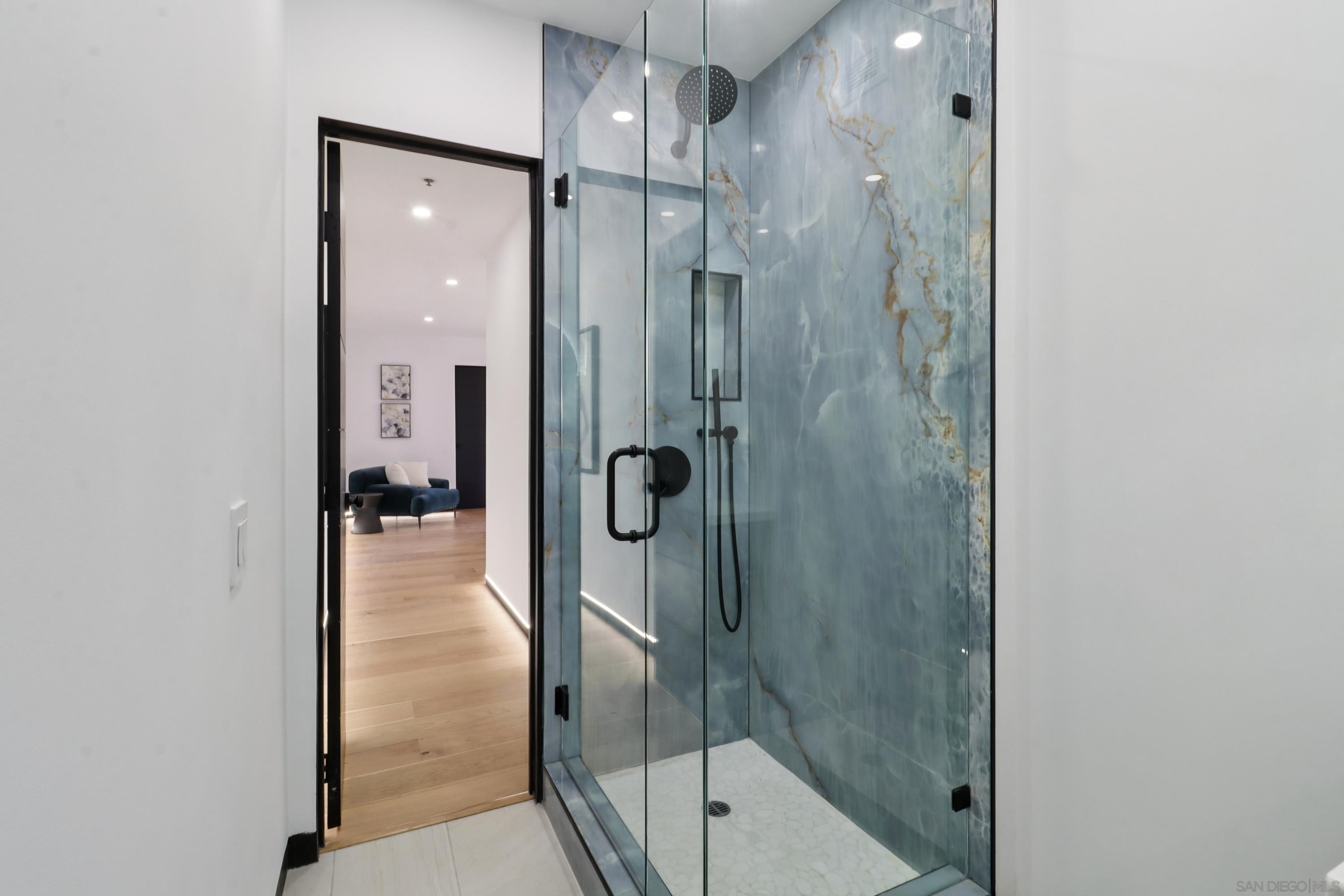 Detail Gallery Image 39 of 72 For 700  Front St  #1402,  San Diego,  CA 92101 - 2 Beds | 2 Baths