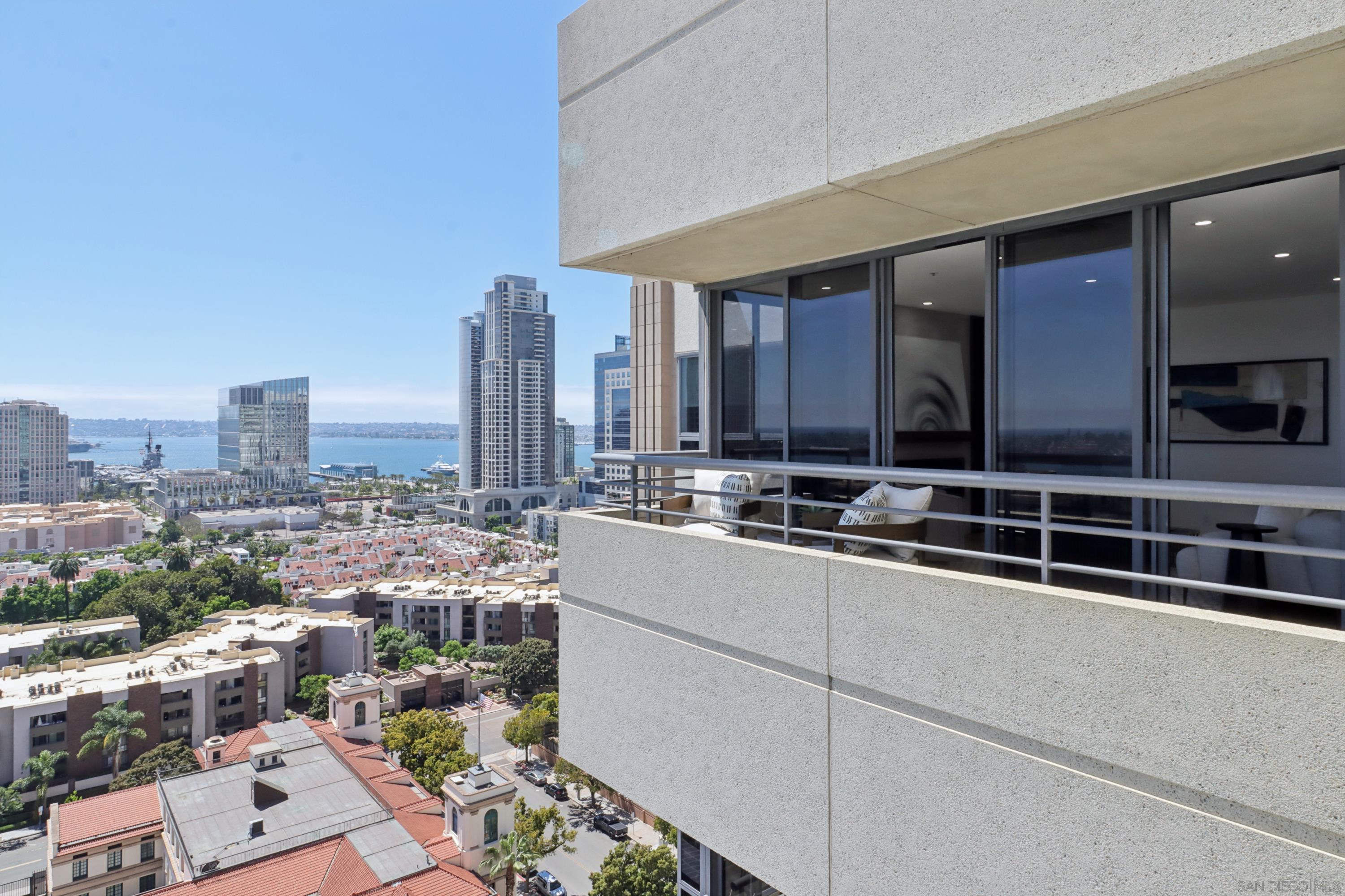 Detail Gallery Image 41 of 72 For 700  Front St  #1402,  San Diego,  CA 92101 - 2 Beds | 2 Baths