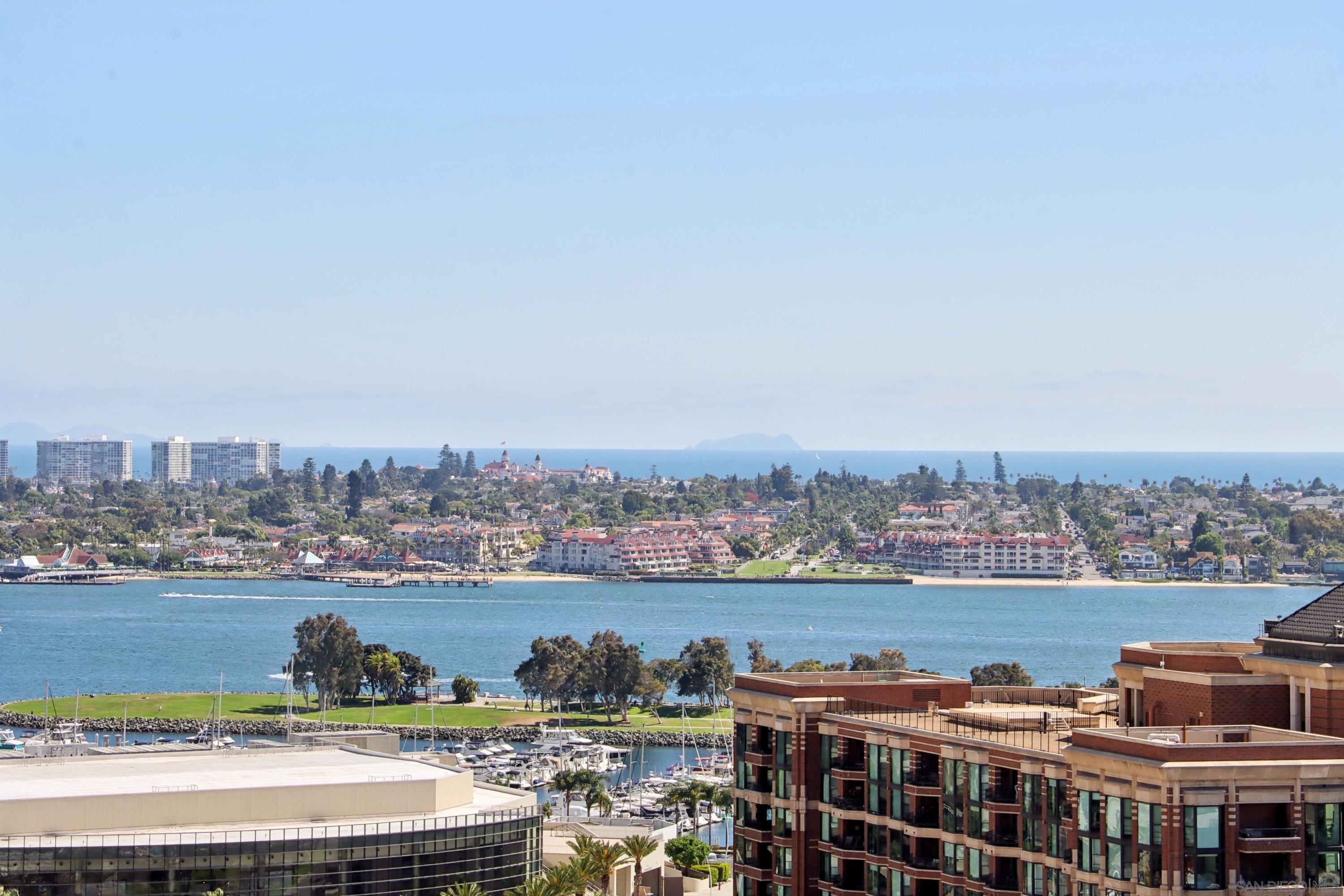 Detail Gallery Image 45 of 72 For 700  Front St  #1402,  San Diego,  CA 92101 - 2 Beds | 2 Baths