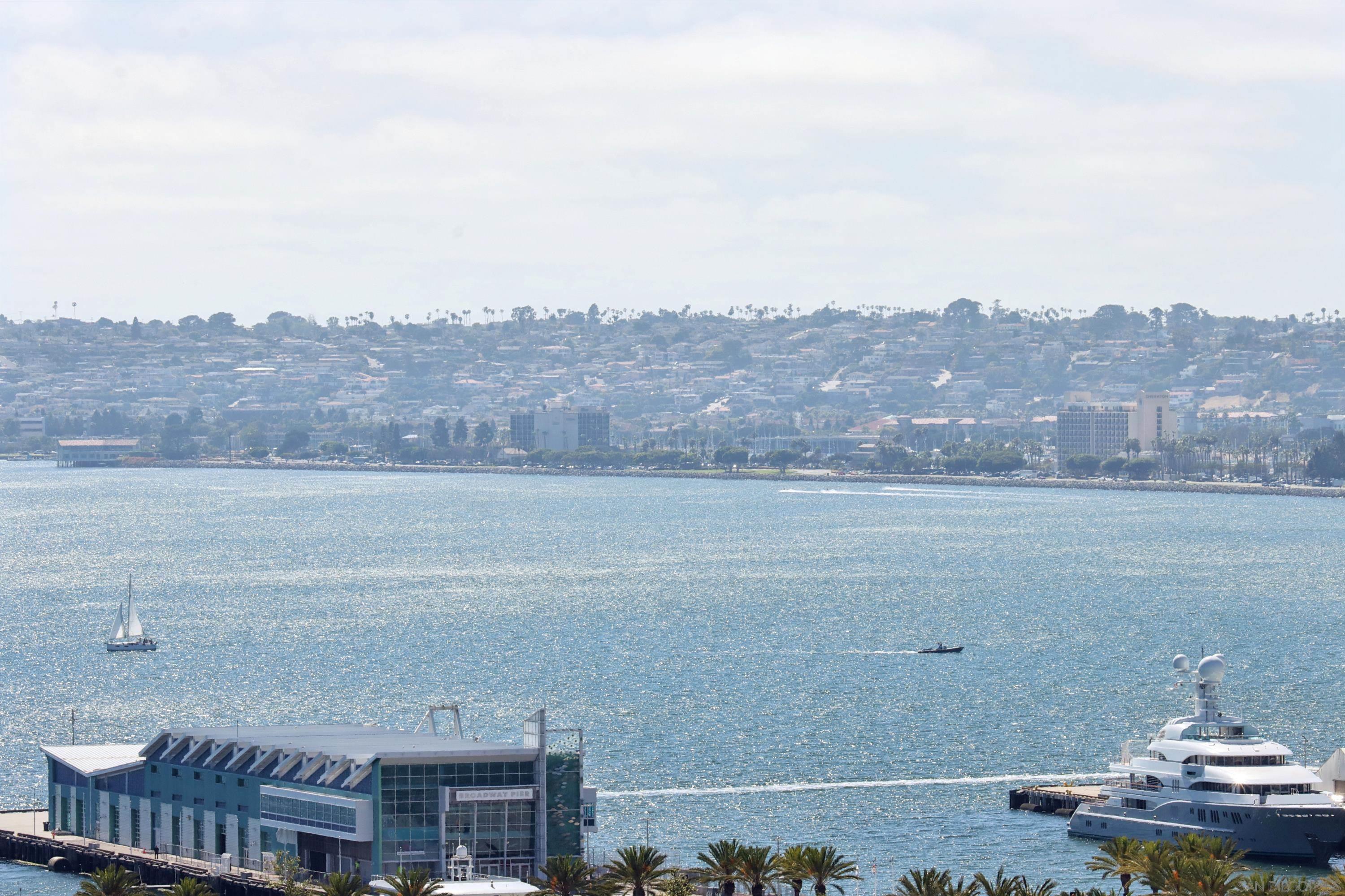 Detail Gallery Image 46 of 72 For 700  Front St  #1402,  San Diego,  CA 92101 - 2 Beds | 2 Baths