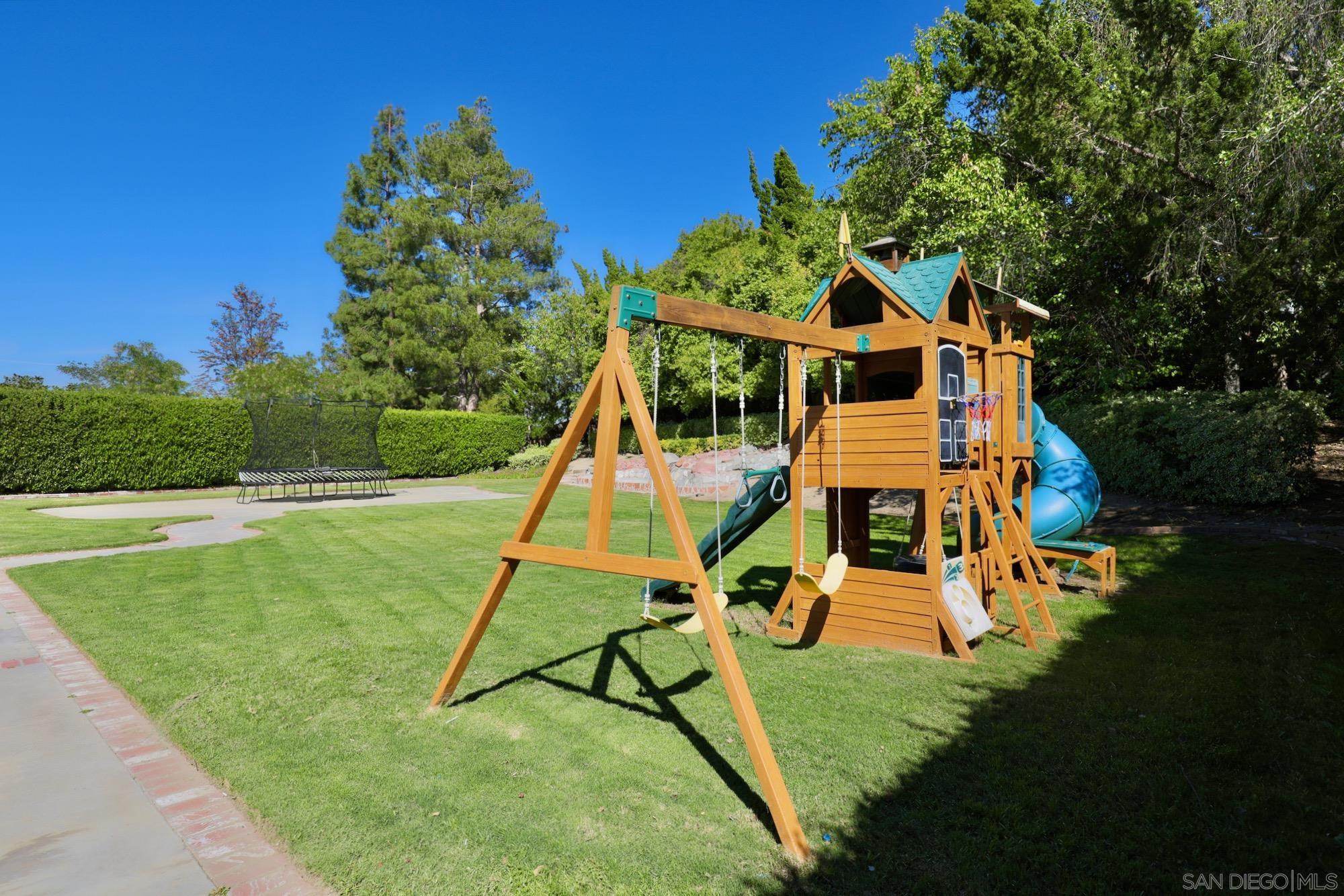 Detail Gallery Image 28 of 31 For 45946  Clubhouse Dr., Temecula,  CA 92592 - 4 Beds | 3 Baths