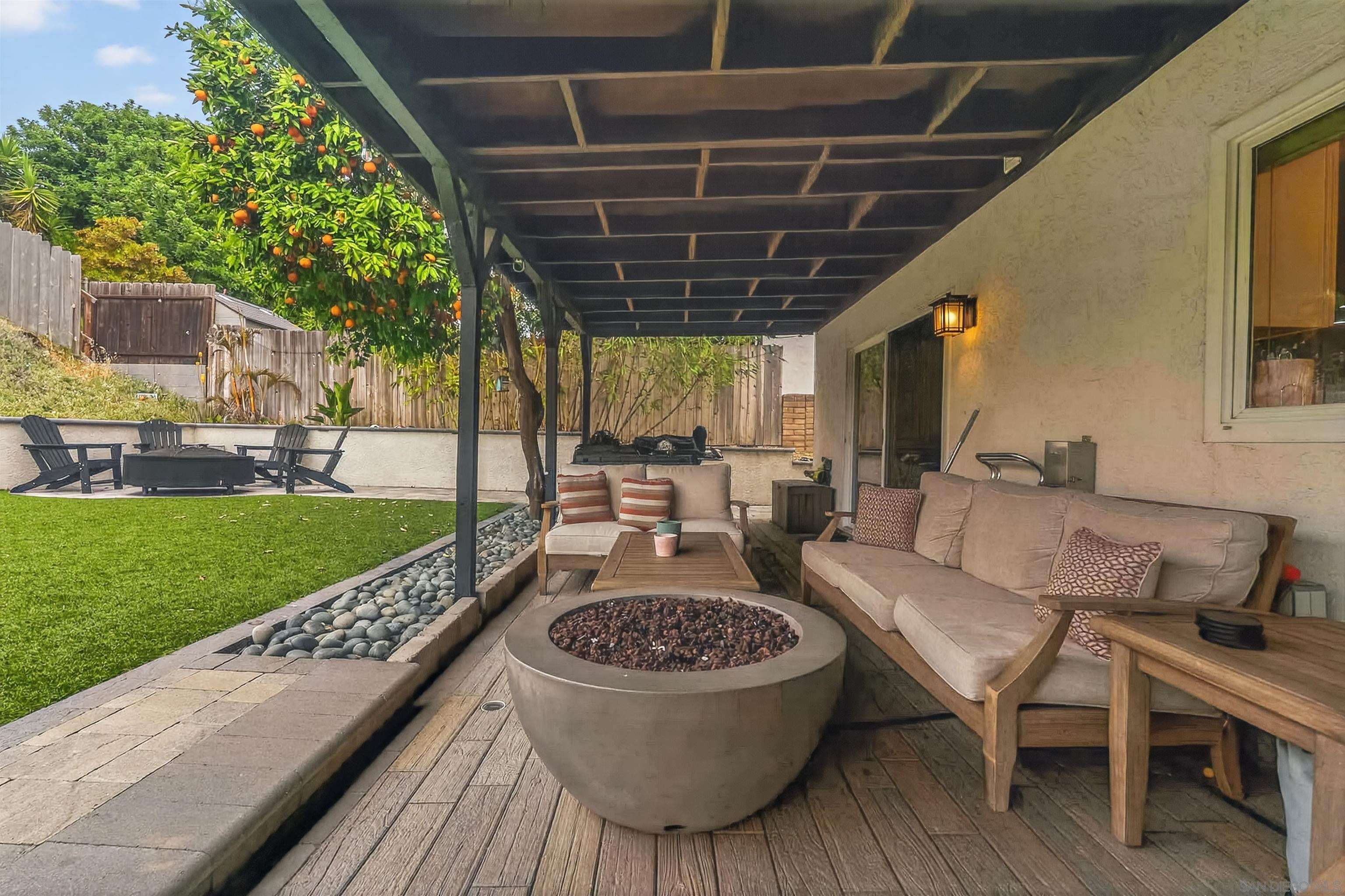 Detail Gallery Image 12 of 29 For 976  Dimarino St, San Diego,  CA 92114 - 4 Beds | 2/1 Baths