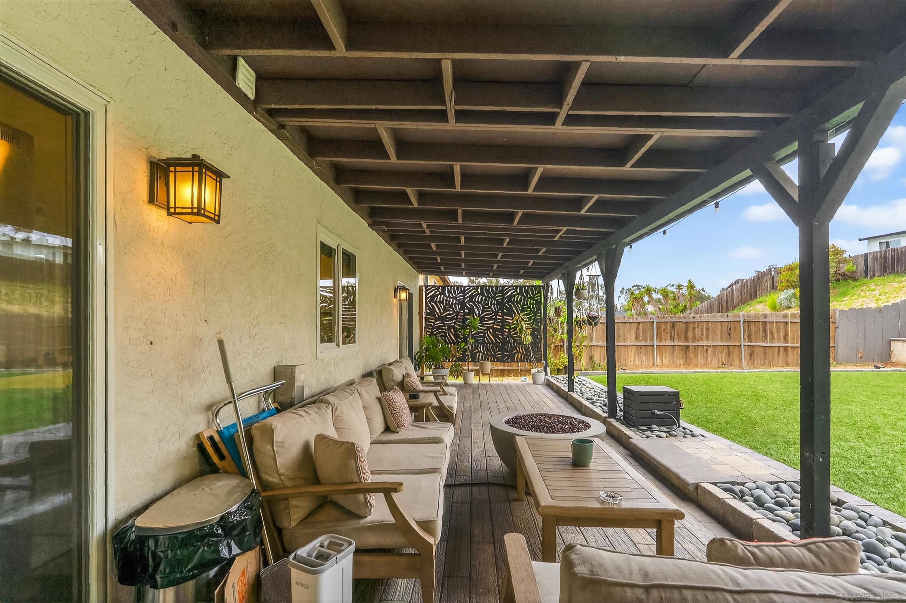 Detail Gallery Image 15 of 29 For 976  Dimarino St, San Diego,  CA 92114 - 4 Beds | 2/1 Baths