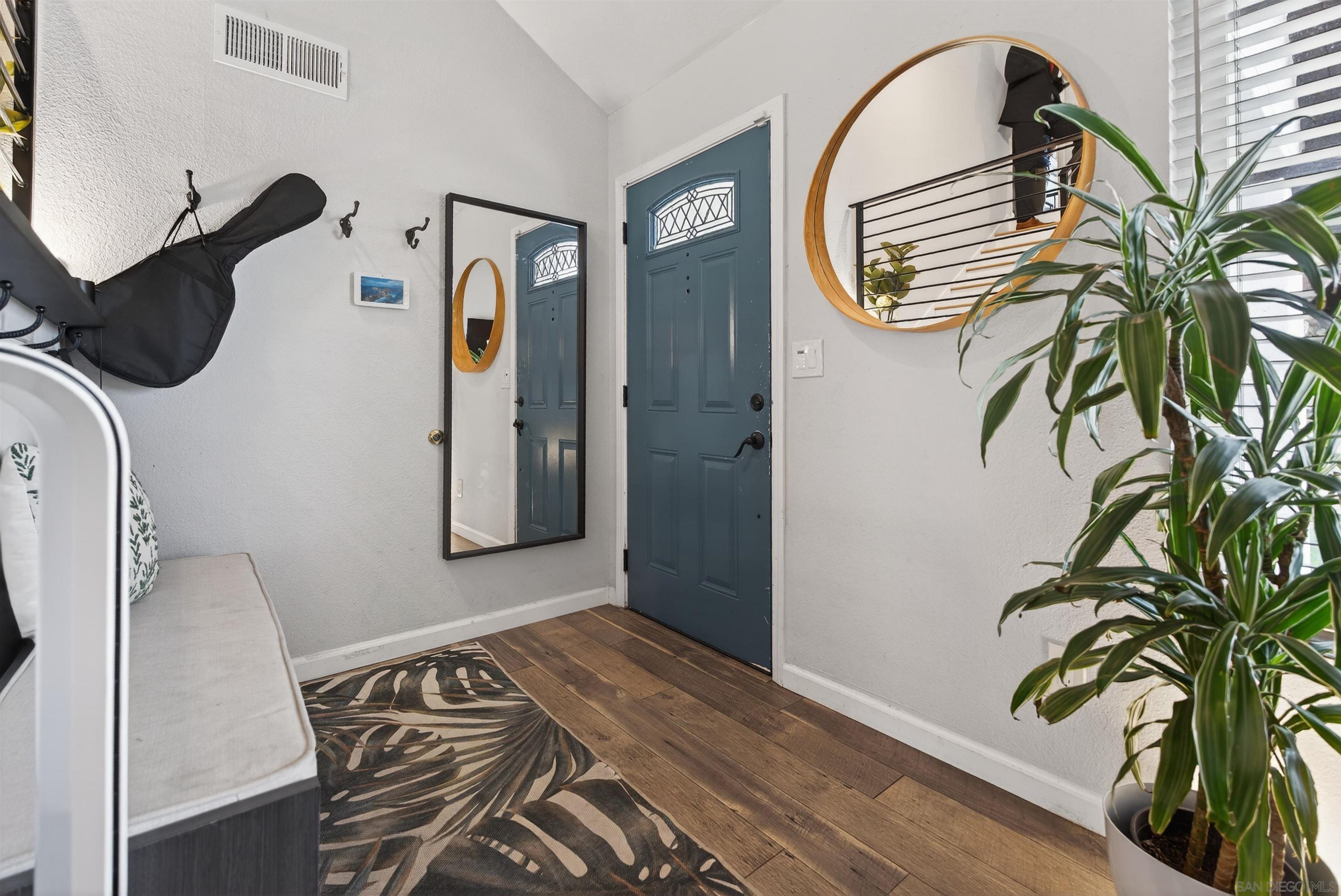 Detail Gallery Image 5 of 29 For 976  Dimarino St, San Diego,  CA 92114 - 4 Beds | 2/1 Baths