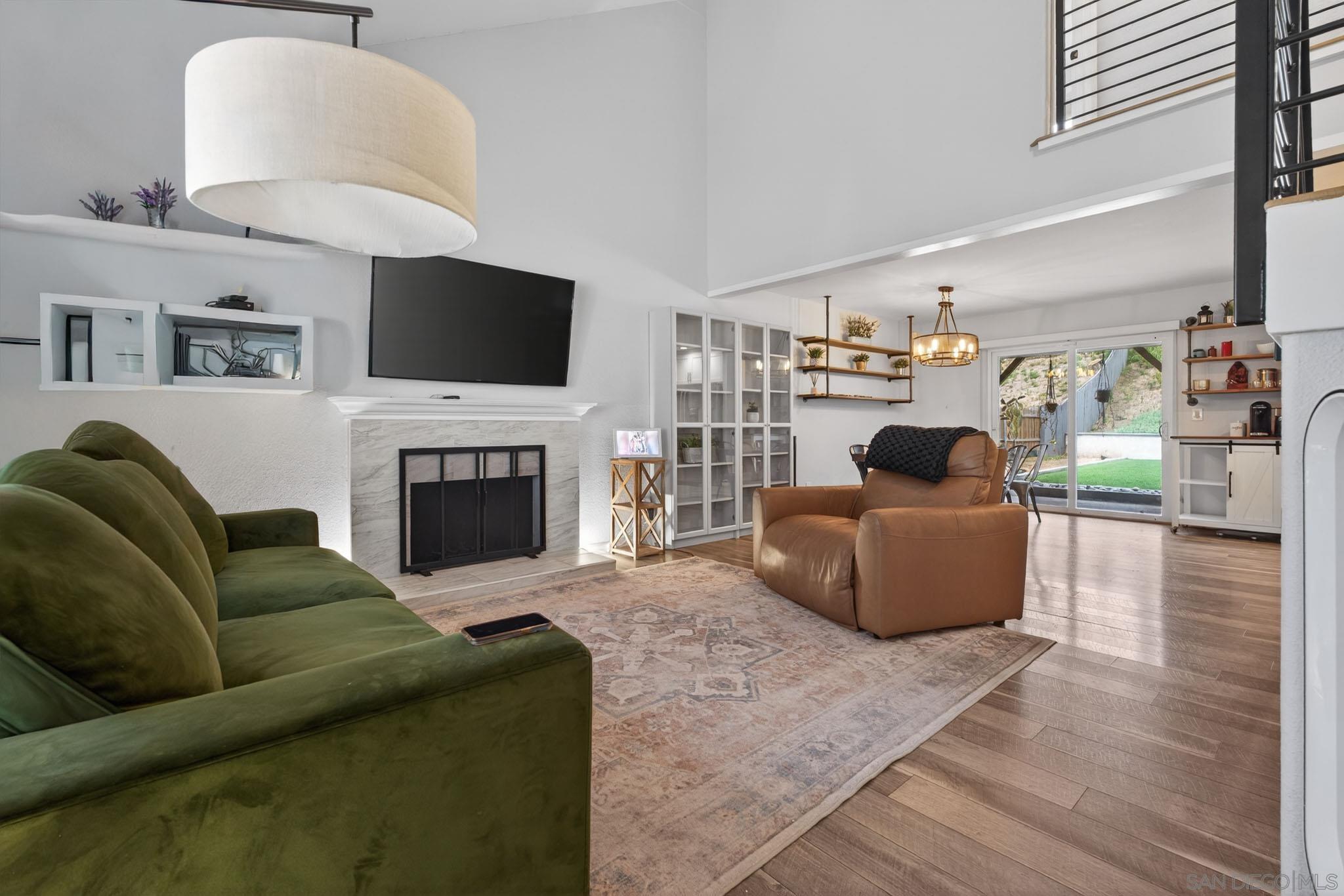 Detail Gallery Image 6 of 29 For 976  Dimarino St, San Diego,  CA 92114 - 4 Beds | 2/1 Baths