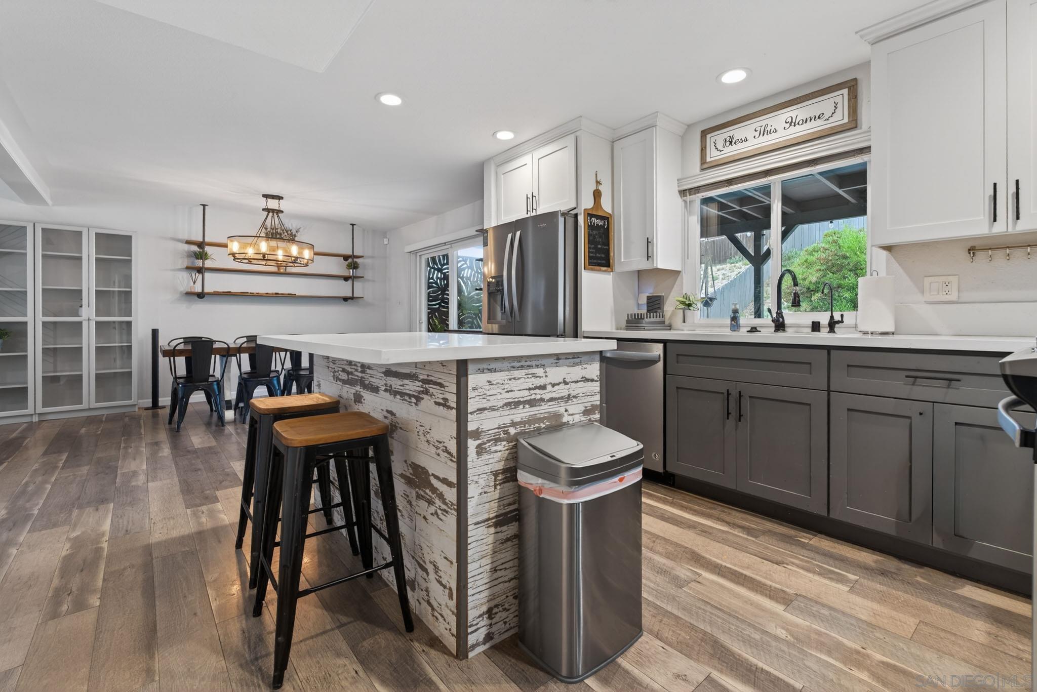 Detail Gallery Image 9 of 29 For 976  Dimarino St, San Diego,  CA 92114 - 4 Beds | 2/1 Baths