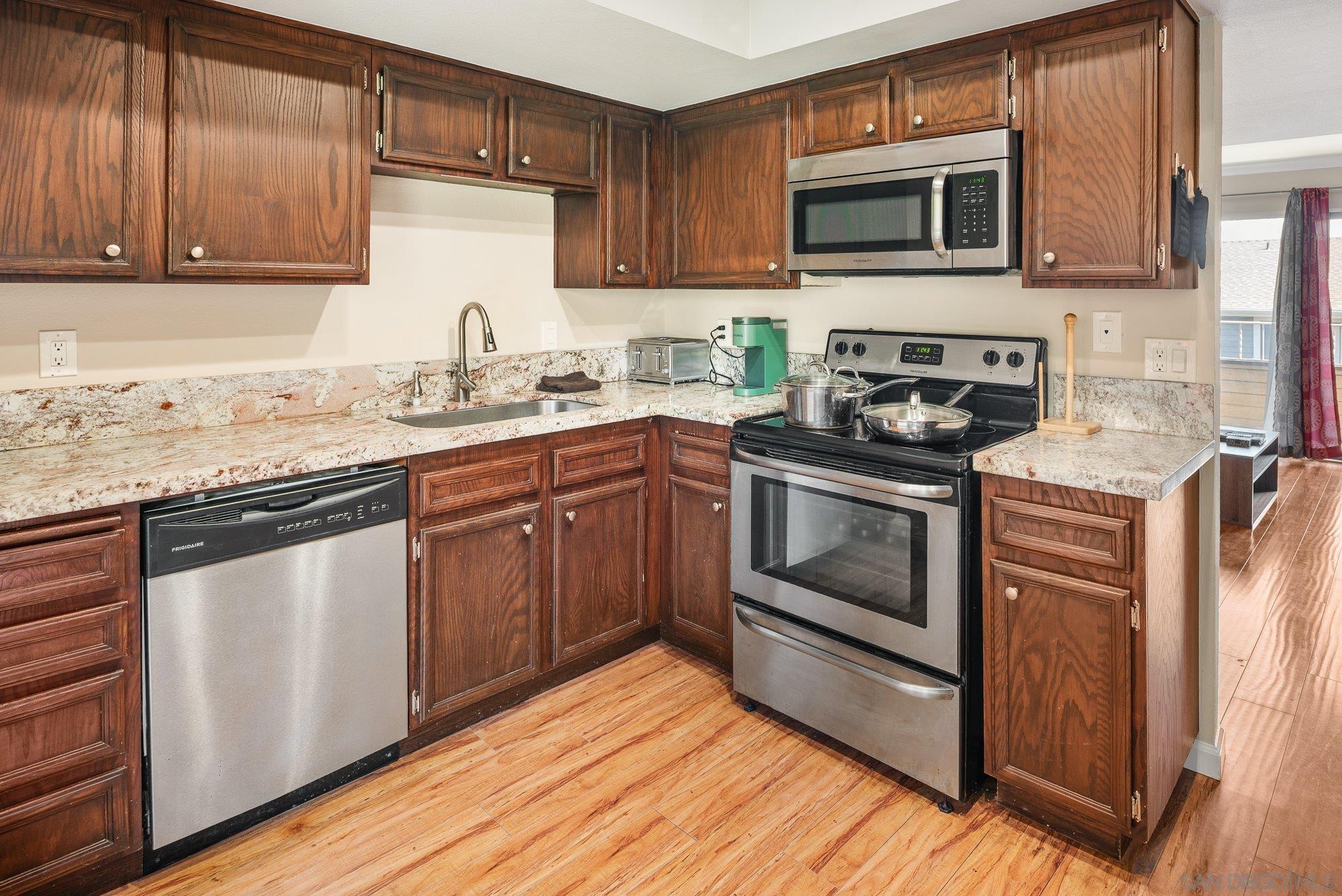 Detail Gallery Image 13 of 38 For 1673  Stone Edge Cir, El Cajon,  CA 92021 - 2 Beds | 1/1 Baths