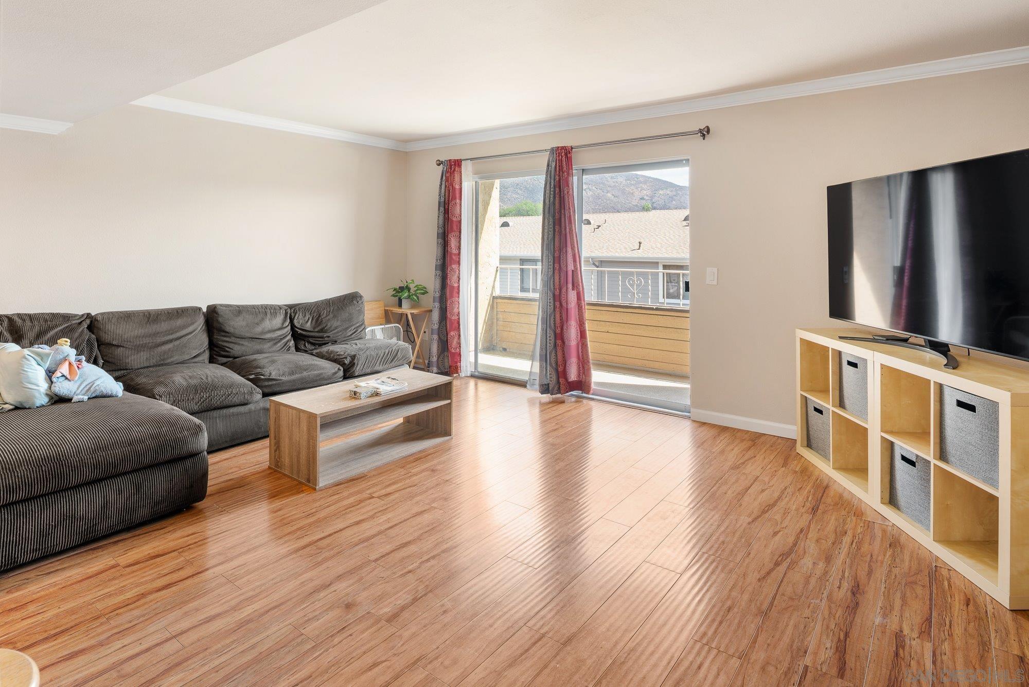 Detail Gallery Image 4 of 38 For 1673  Stone Edge Cir, El Cajon,  CA 92021 - 2 Beds | 1/1 Baths