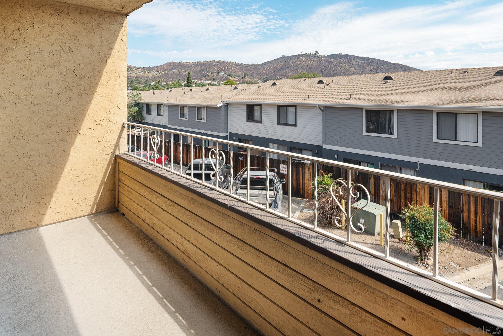 Detail Gallery Image 6 of 38 For 1673  Stone Edge Cir, El Cajon,  CA 92021 - 2 Beds | 1/1 Baths