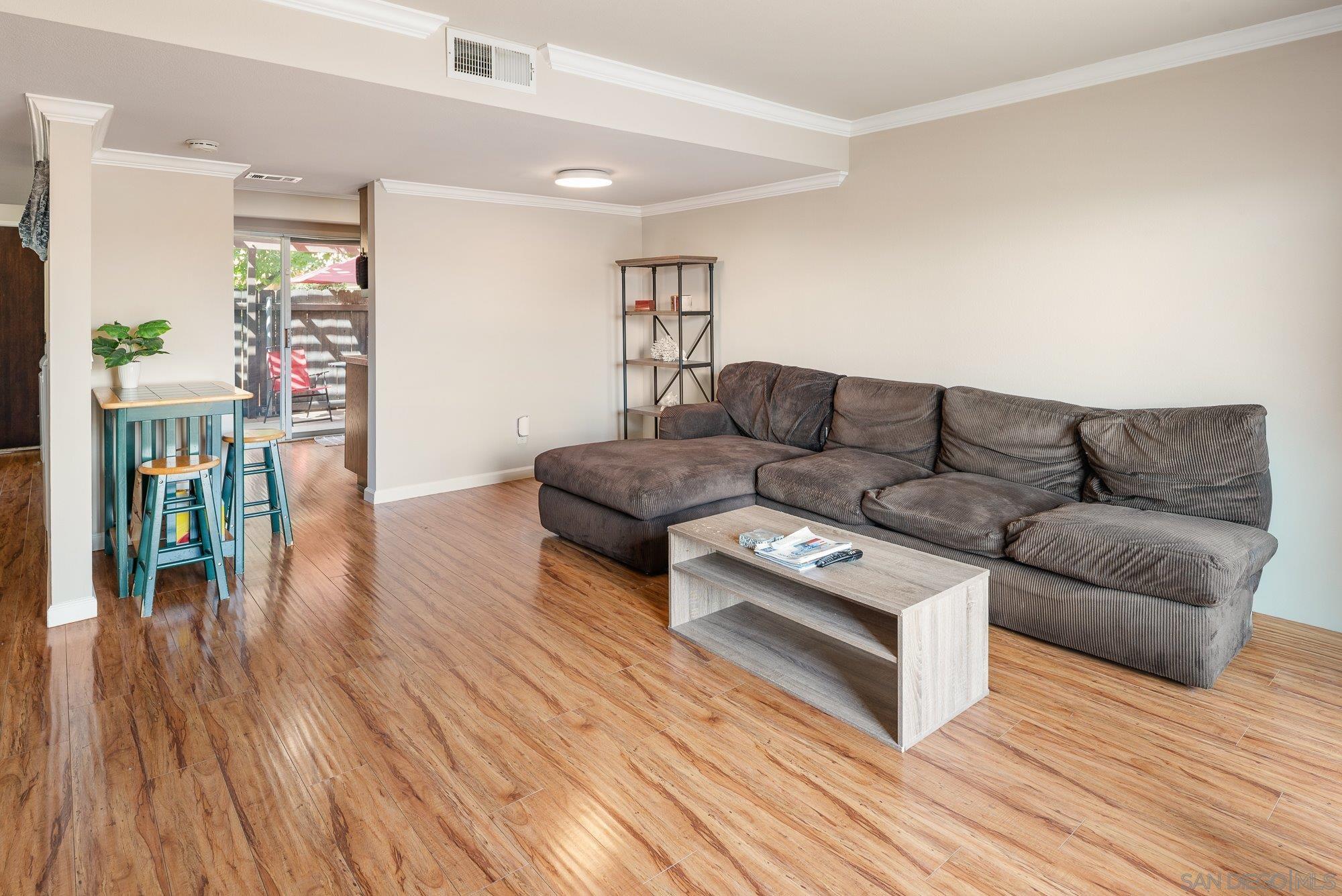 Detail Gallery Image 9 of 38 For 1673  Stone Edge Cir, El Cajon,  CA 92021 - 2 Beds | 1/1 Baths