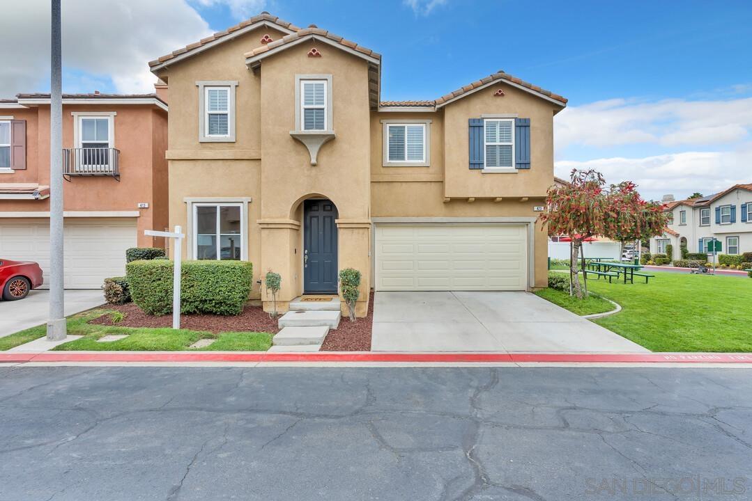 Detail Gallery Image 3 of 29 For 423  Cornwall Glen, Escondido,  CA 92027 - 4 Beds | 2/1 Baths