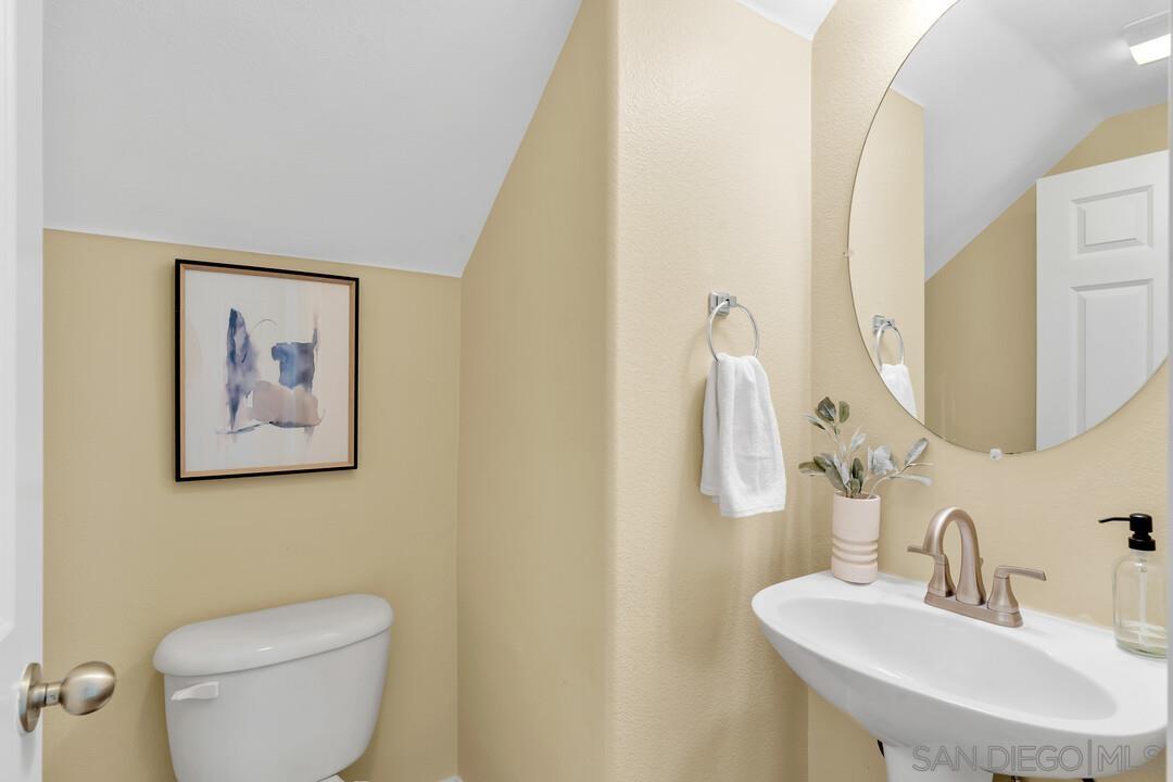 Detail Gallery Image 22 of 29 For 423  Cornwall Glen, Escondido,  CA 92027 - 4 Beds | 2/1 Baths