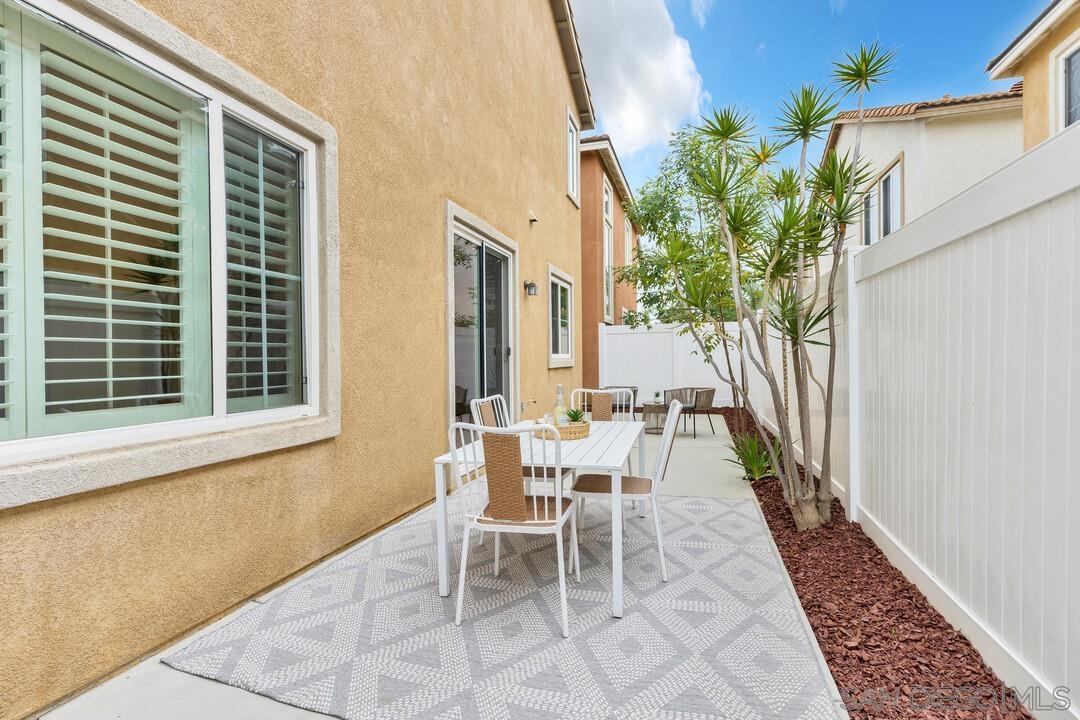 Detail Gallery Image 25 of 29 For 423  Cornwall Glen, Escondido,  CA 92027 - 4 Beds | 2/1 Baths