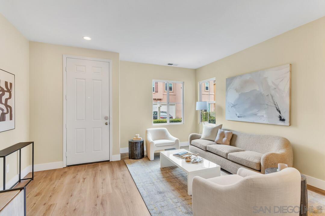 Detail Gallery Image 6 of 29 For 423  Cornwall Glen, Escondido,  CA 92027 - 4 Beds | 2/1 Baths