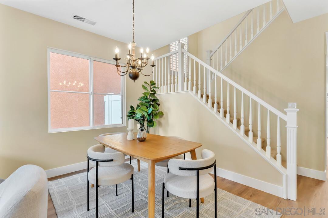 Detail Gallery Image 7 of 29 For 423  Cornwall Glen, Escondido,  CA 92027 - 4 Beds | 2/1 Baths