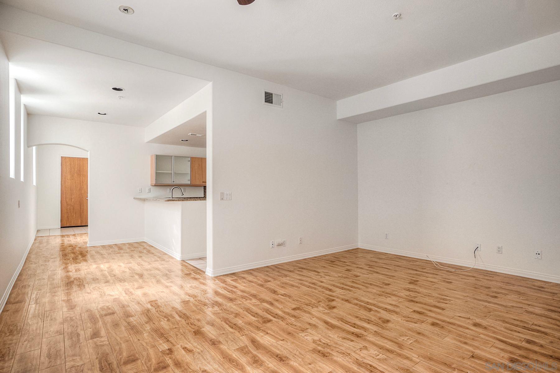 Detail Gallery Image 5 of 22 For 4057  1st Avenue  #109,  San Diego,  CA 92103 - 2 Beds | 2/1 Baths