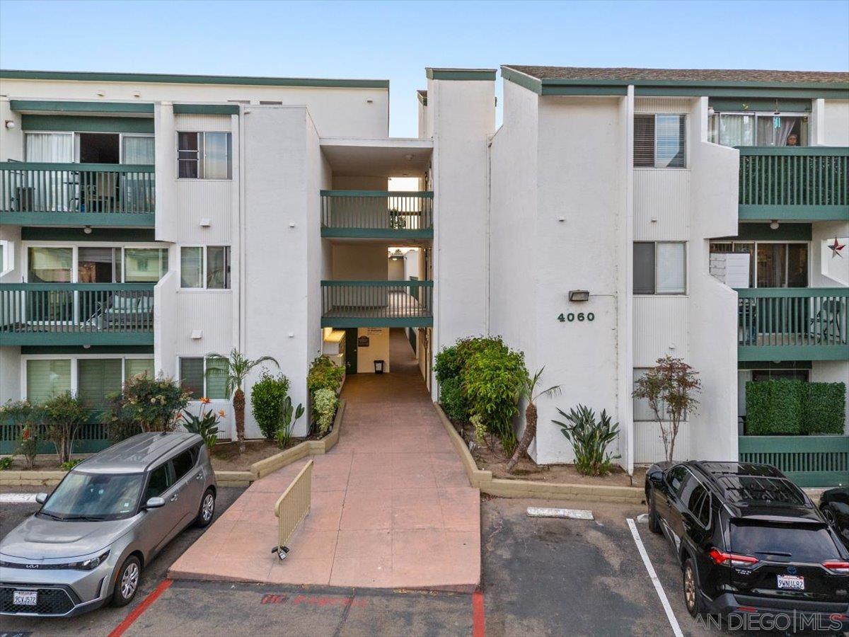 Detail Gallery Image 2 of 33 For 4060  Huerfano  #113,  San Diego,  CA 92117 - 1 Beds | 1 Baths