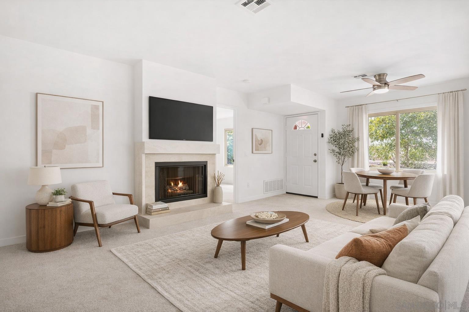 Detail Gallery Image 3 of 39 For 10668  Dabney Dr  #122,  San Diego,  CA 92126 - 1 Beds | 1 Baths