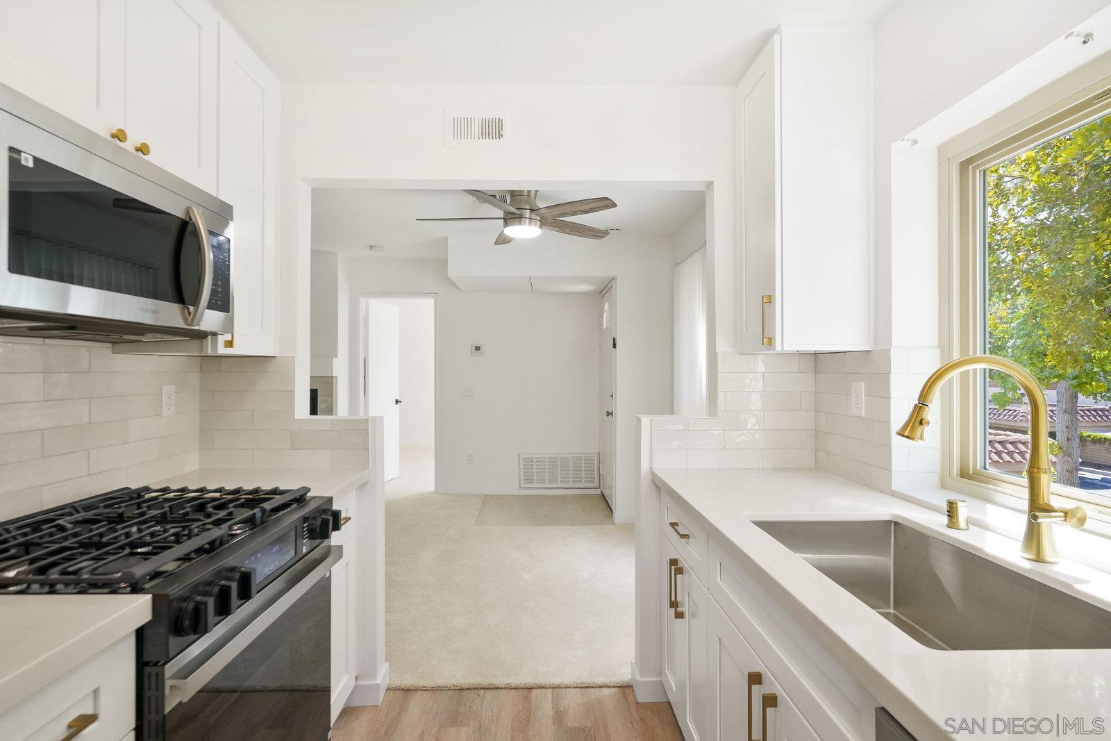 Detail Gallery Image 24 of 39 For 10668  Dabney Dr  #122,  San Diego,  CA 92126 - 1 Beds | 1 Baths