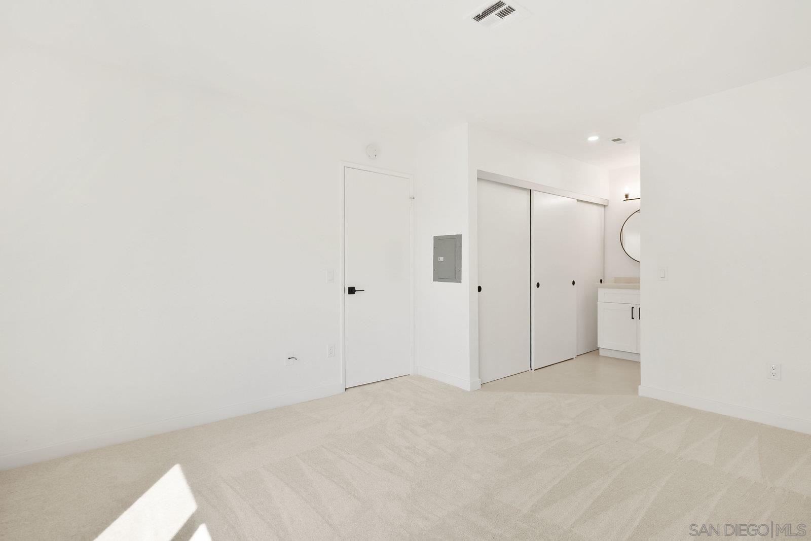 Detail Gallery Image 25 of 39 For 10668  Dabney Dr  #122,  San Diego,  CA 92126 - 1 Beds | 1 Baths