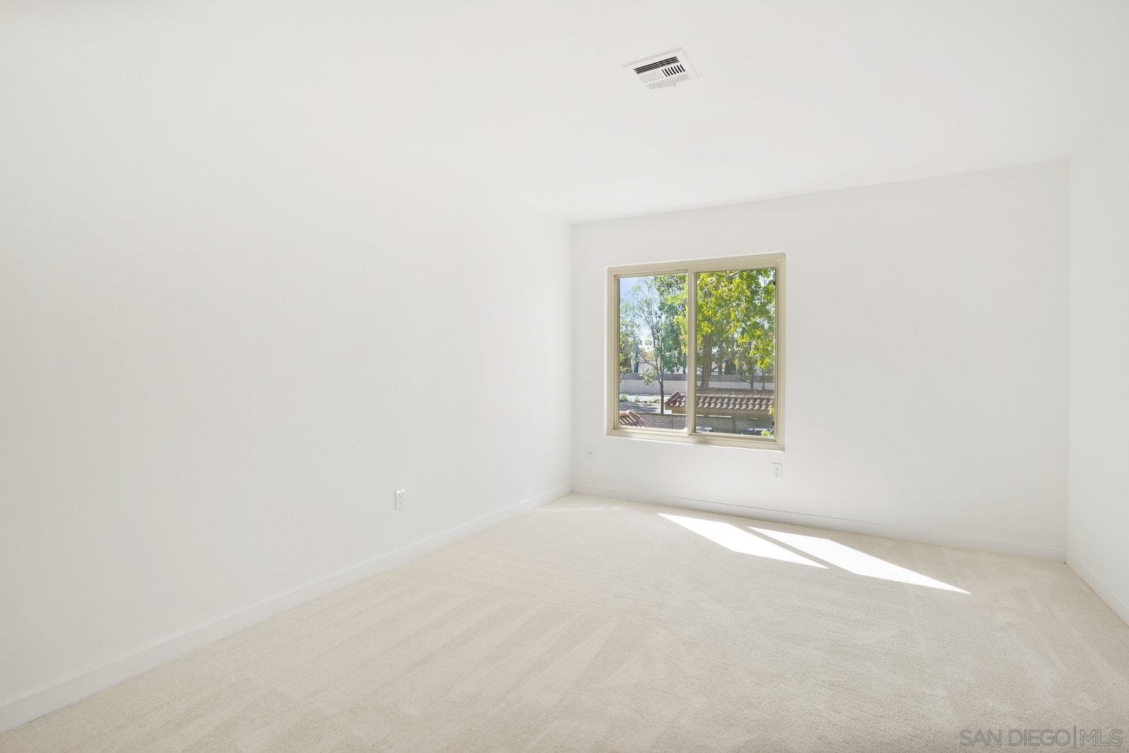 Detail Gallery Image 29 of 39 For 10668  Dabney Dr  #122,  San Diego,  CA 92126 - 1 Beds | 1 Baths