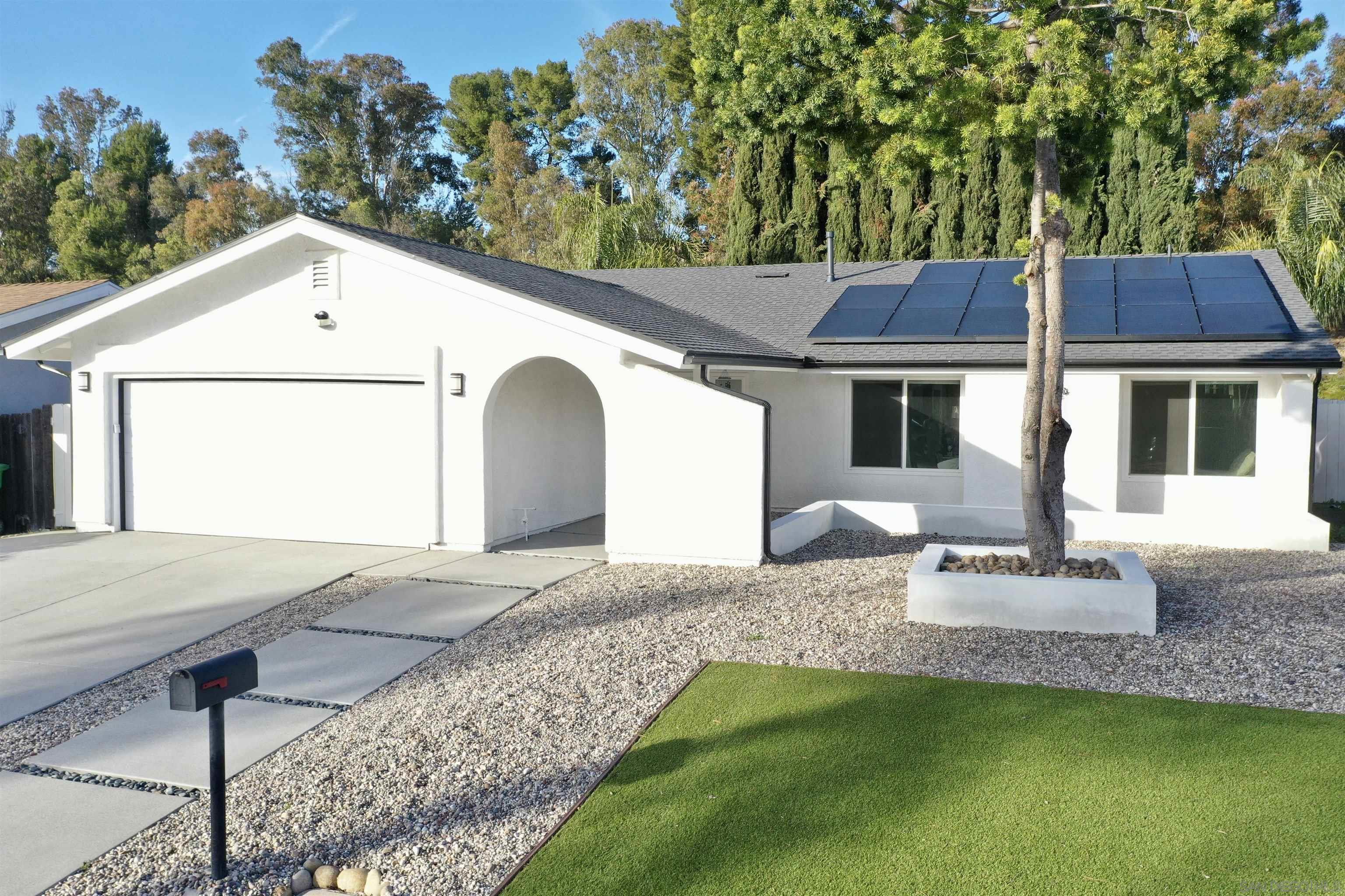 Detail Gallery Image 2 of 25 For 11202  Promesa Drive, San Diego,  CA 92124 - 4 Beds | 2 Baths