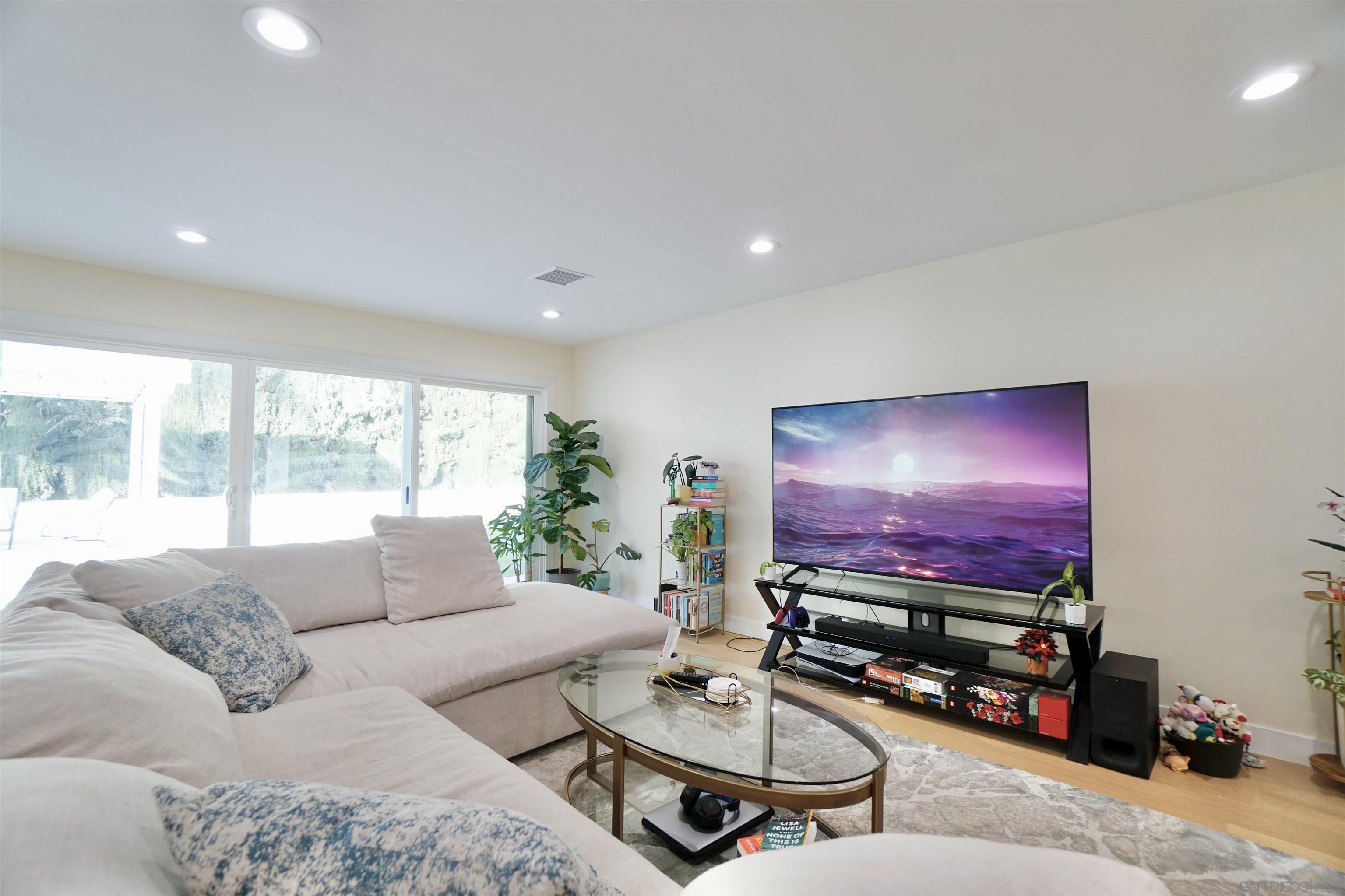 Detail Gallery Image 12 of 25 For 11202  Promesa Drive, San Diego,  CA 92124 - 4 Beds | 2 Baths