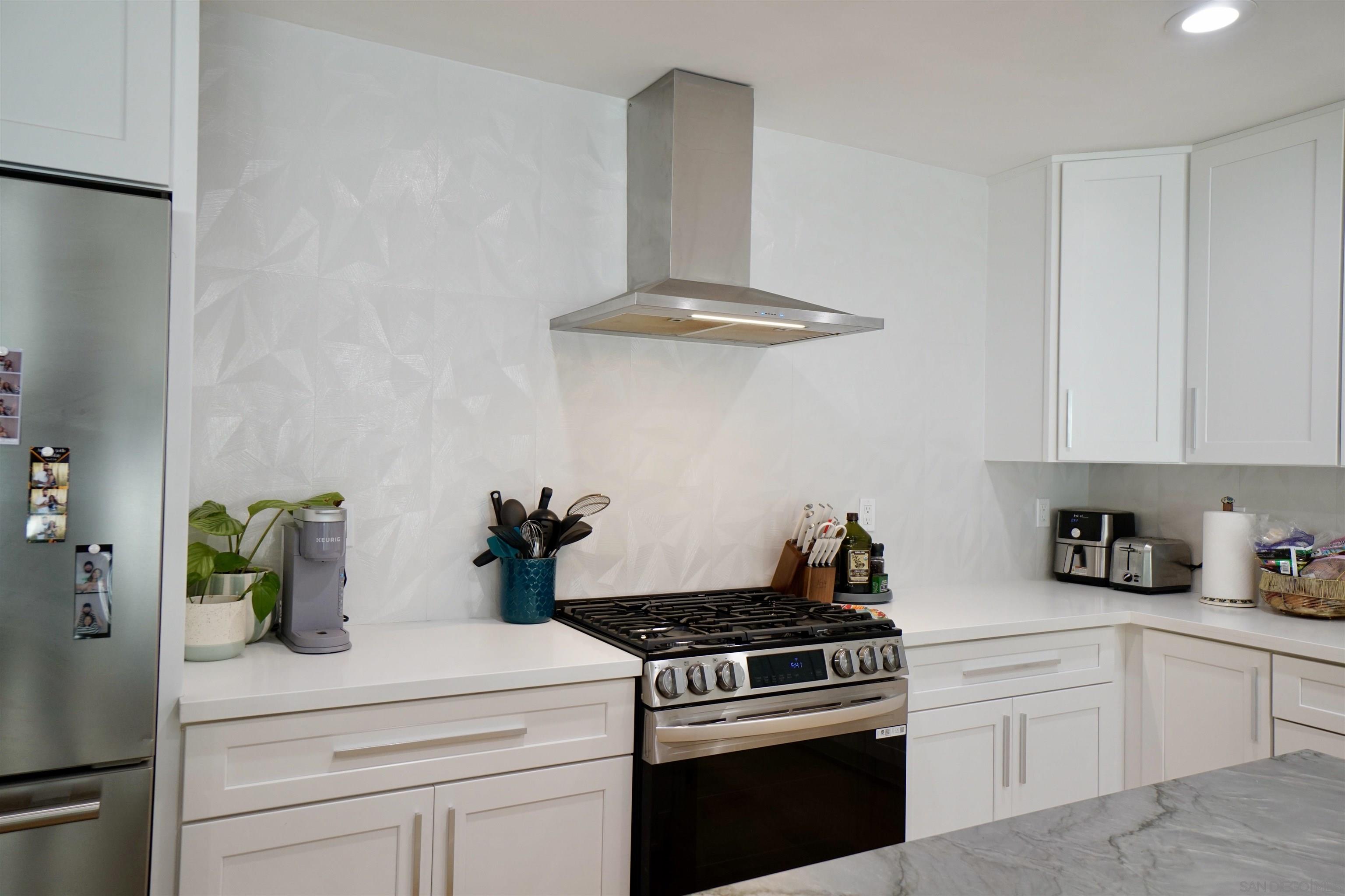 Detail Gallery Image 6 of 25 For 11202  Promesa Drive, San Diego,  CA 92124 - 4 Beds | 2 Baths