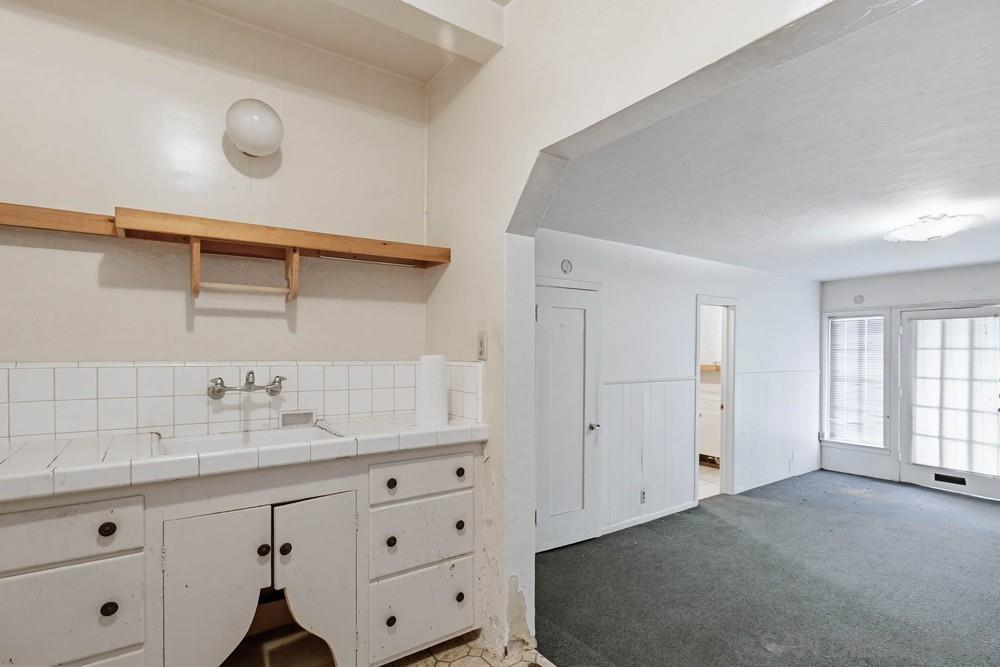 Detail Gallery Image 29 of 41 For 2421  Brant Street, San Diego,  CA 92101 - 3 Beds | 3/1 Baths