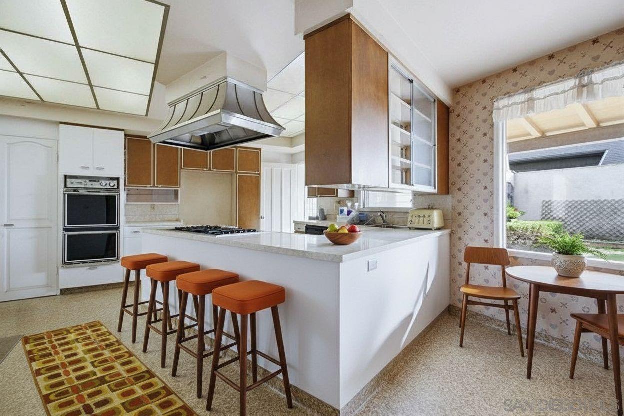 Detail Gallery Image 10 of 41 For 2421  Brant Street, San Diego,  CA 92101 - 3 Beds | 3/1 Baths