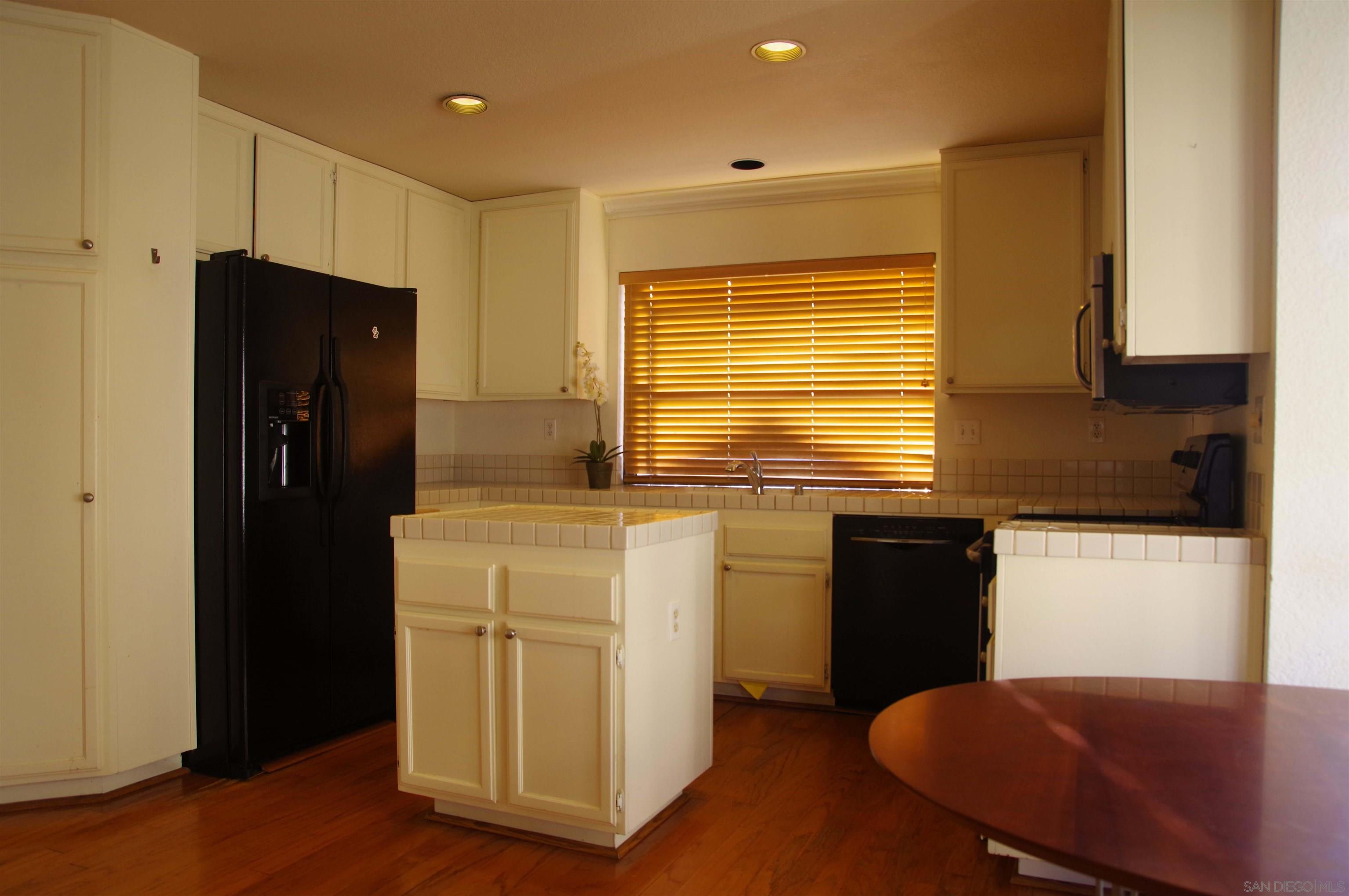 Detail Gallery Image 26 of 56 For 4385  Nobel Dr  90, San Diego,  CA 92122 - 3 Beds | 2/1 Baths