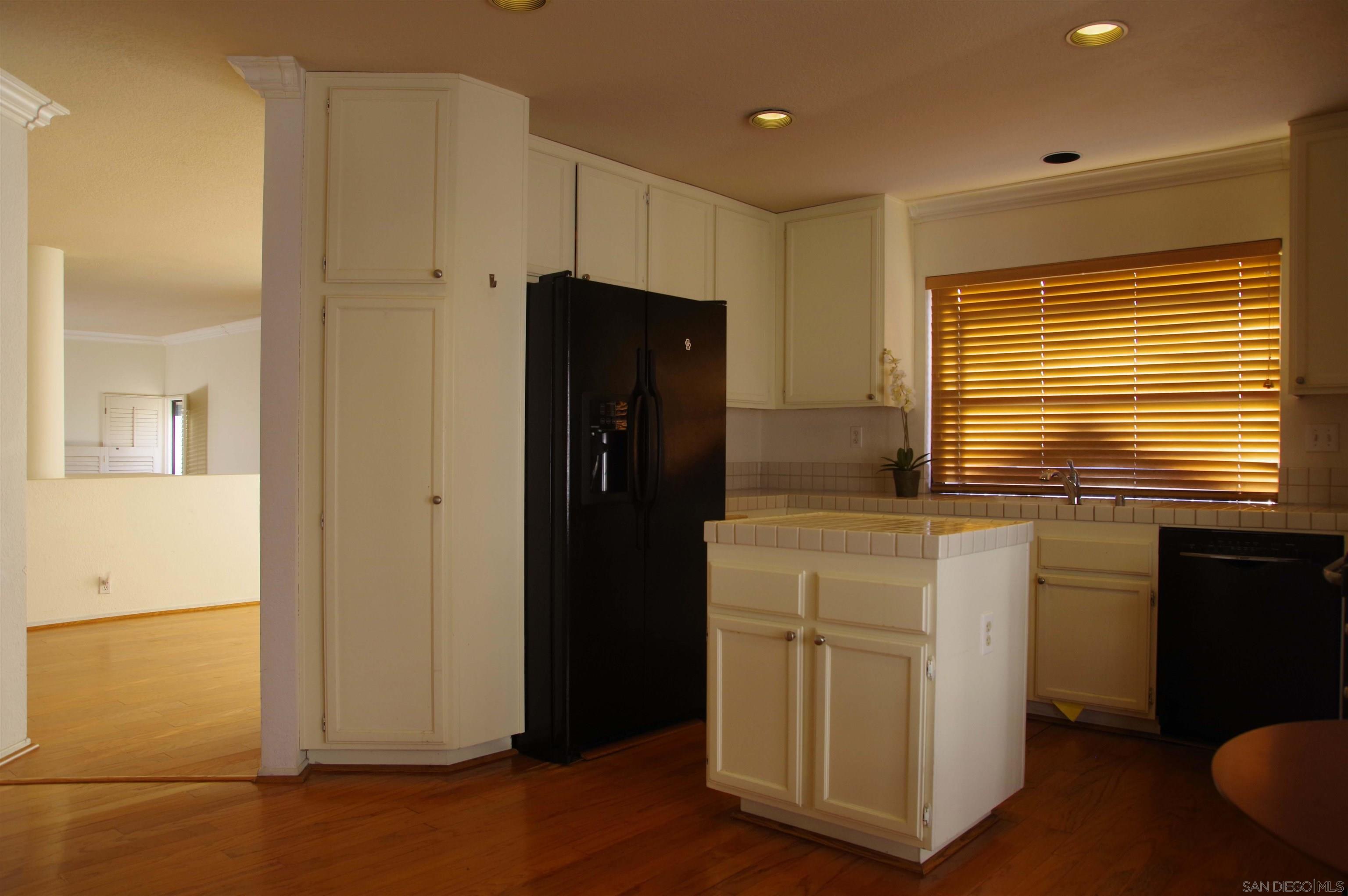 Detail Gallery Image 27 of 56 For 4385  Nobel Dr  90, San Diego,  CA 92122 - 3 Beds | 2/1 Baths