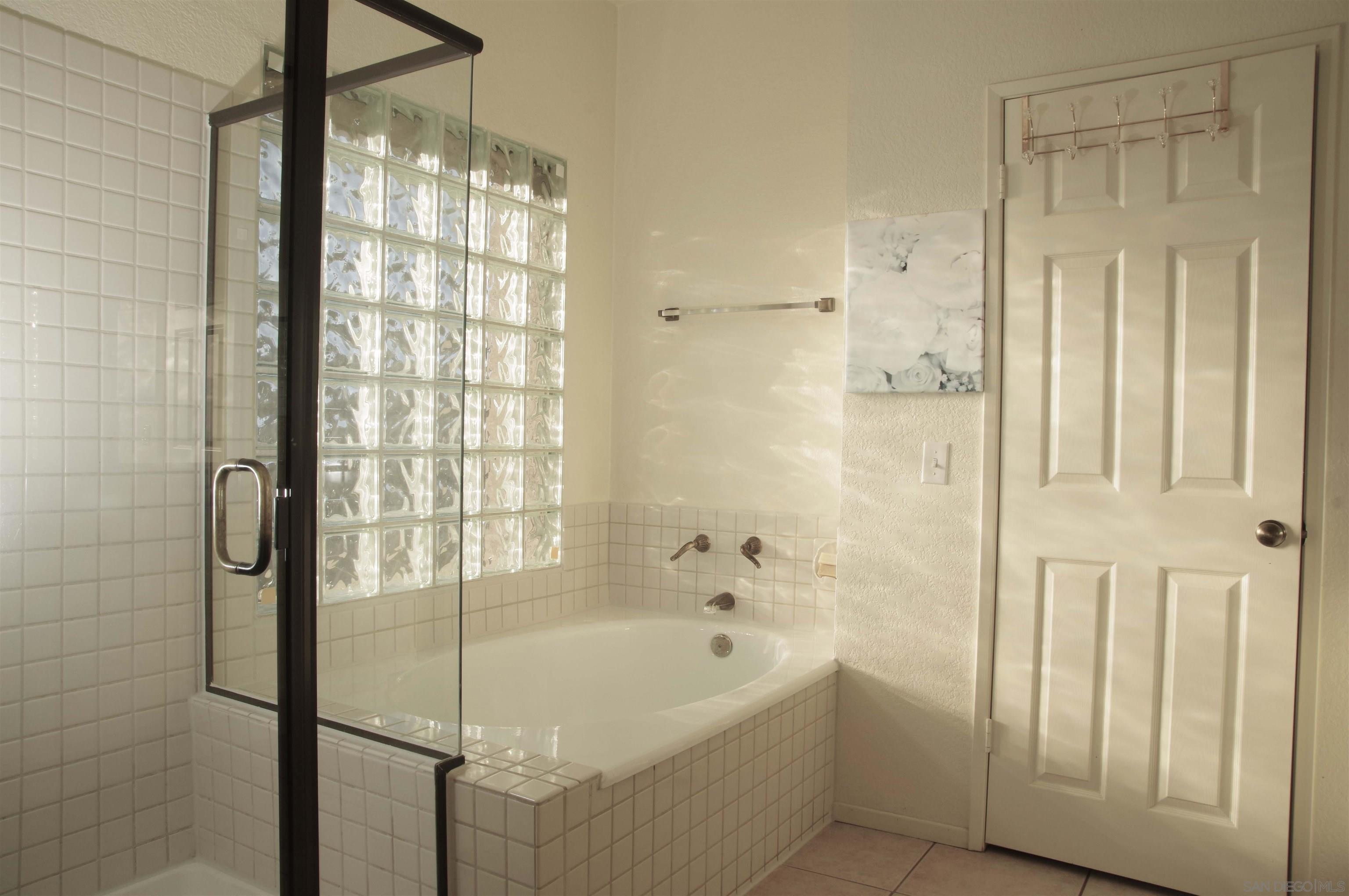 Detail Gallery Image 43 of 56 For 4385  Nobel Dr  90, San Diego,  CA 92122 - 3 Beds | 2/1 Baths