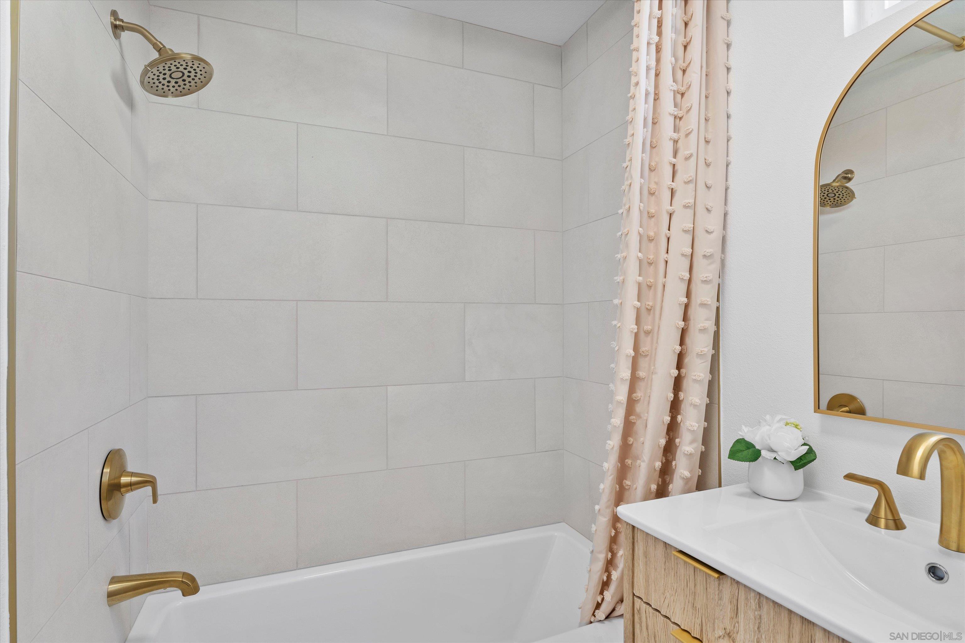 Detail Gallery Image 14 of 26 For 13111  Tobiasson Rd, Poway,  CA 92064 - 3 Beds | 2 Baths