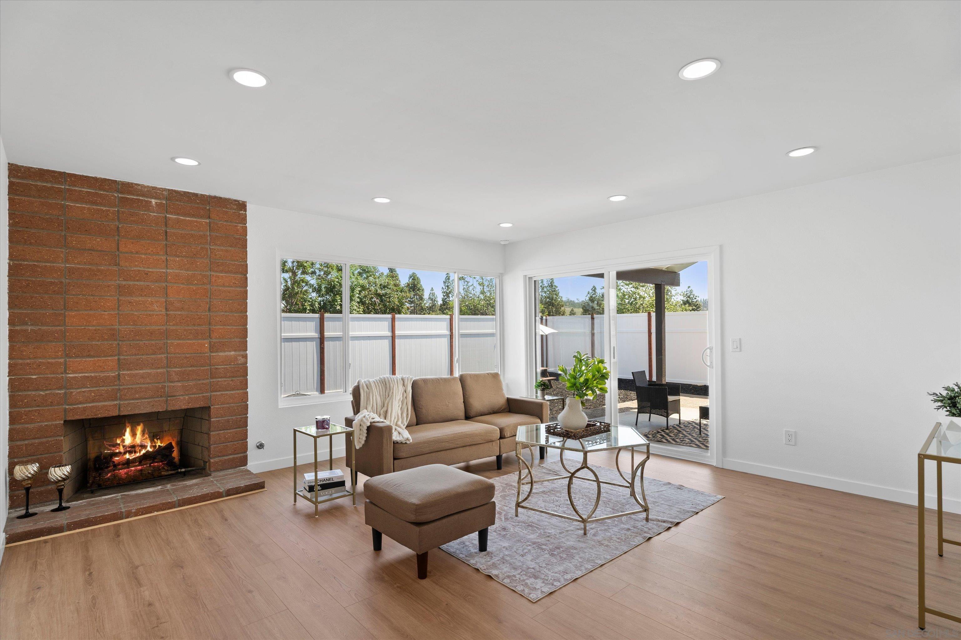 Detail Gallery Image 3 of 26 For 13111  Tobiasson Rd, Poway,  CA 92064 - 3 Beds | 2 Baths