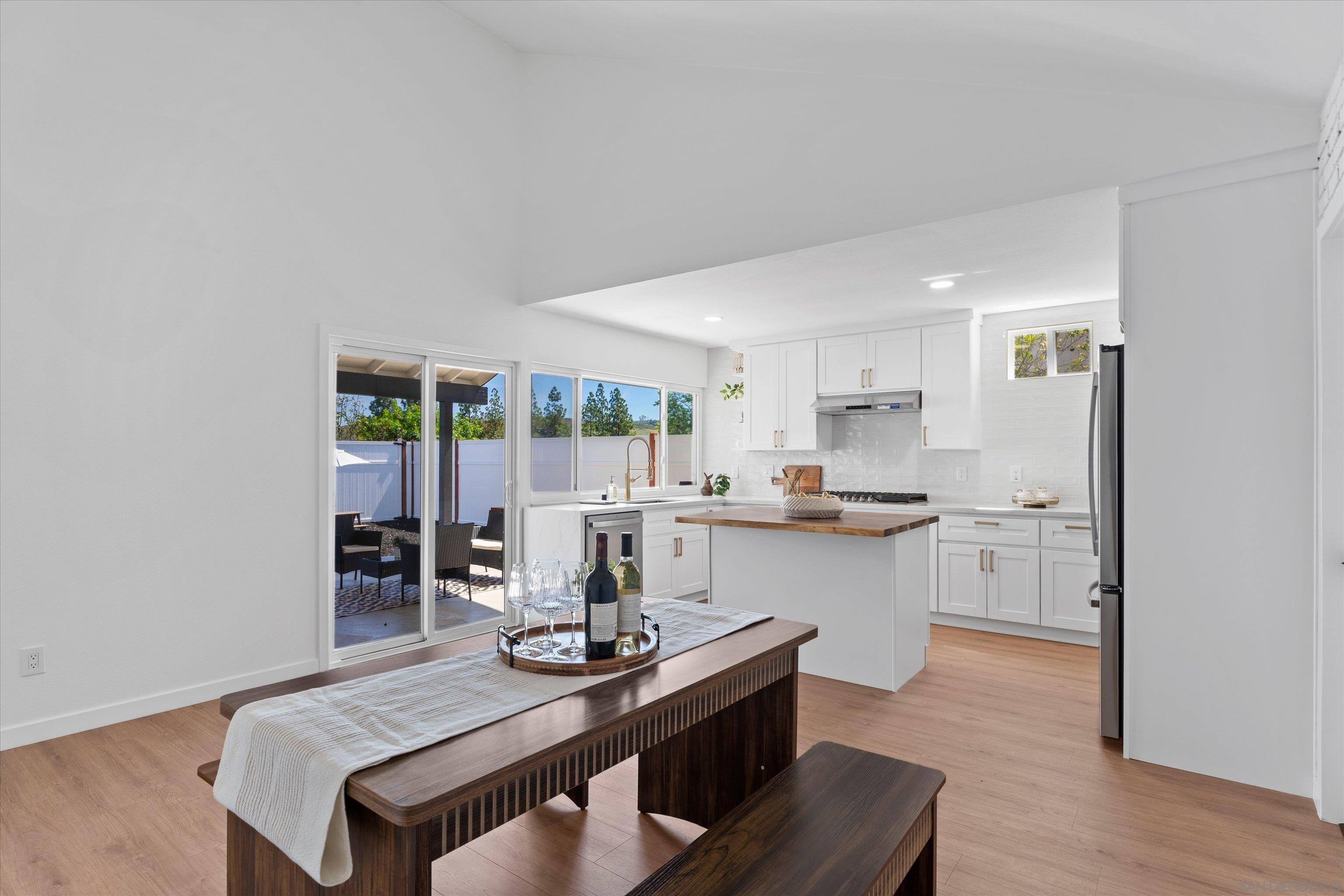 Detail Gallery Image 5 of 26 For 13111  Tobiasson Rd, Poway,  CA 92064 - 3 Beds | 2 Baths