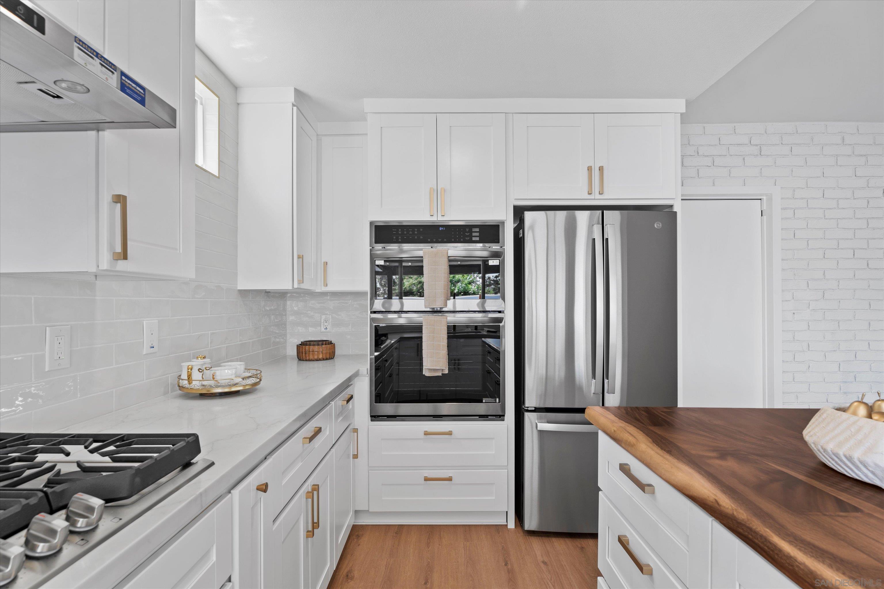 Detail Gallery Image 7 of 26 For 13111  Tobiasson Rd, Poway,  CA 92064 - 3 Beds | 2 Baths