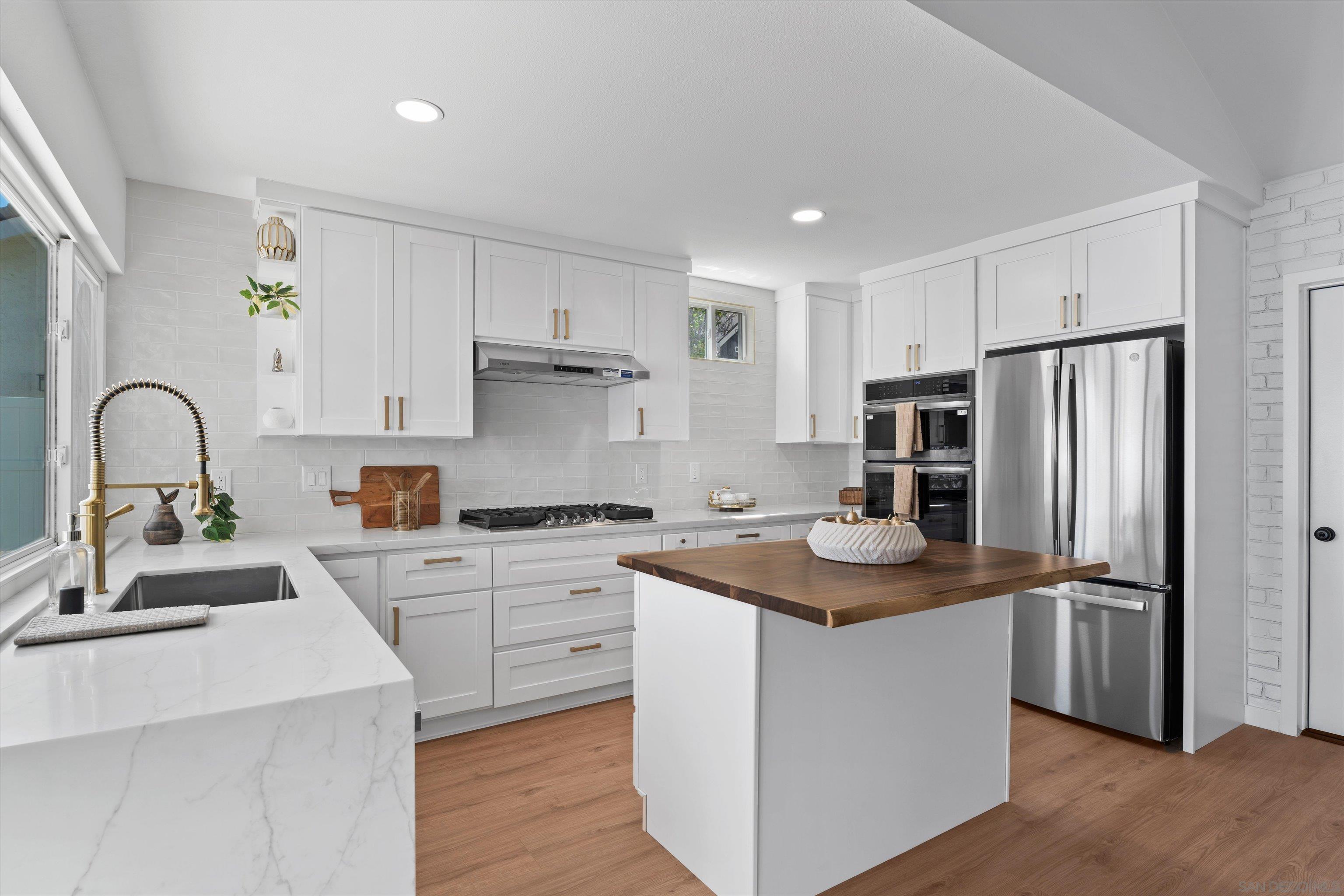 Detail Gallery Image 8 of 26 For 13111  Tobiasson Rd, Poway,  CA 92064 - 3 Beds | 2 Baths