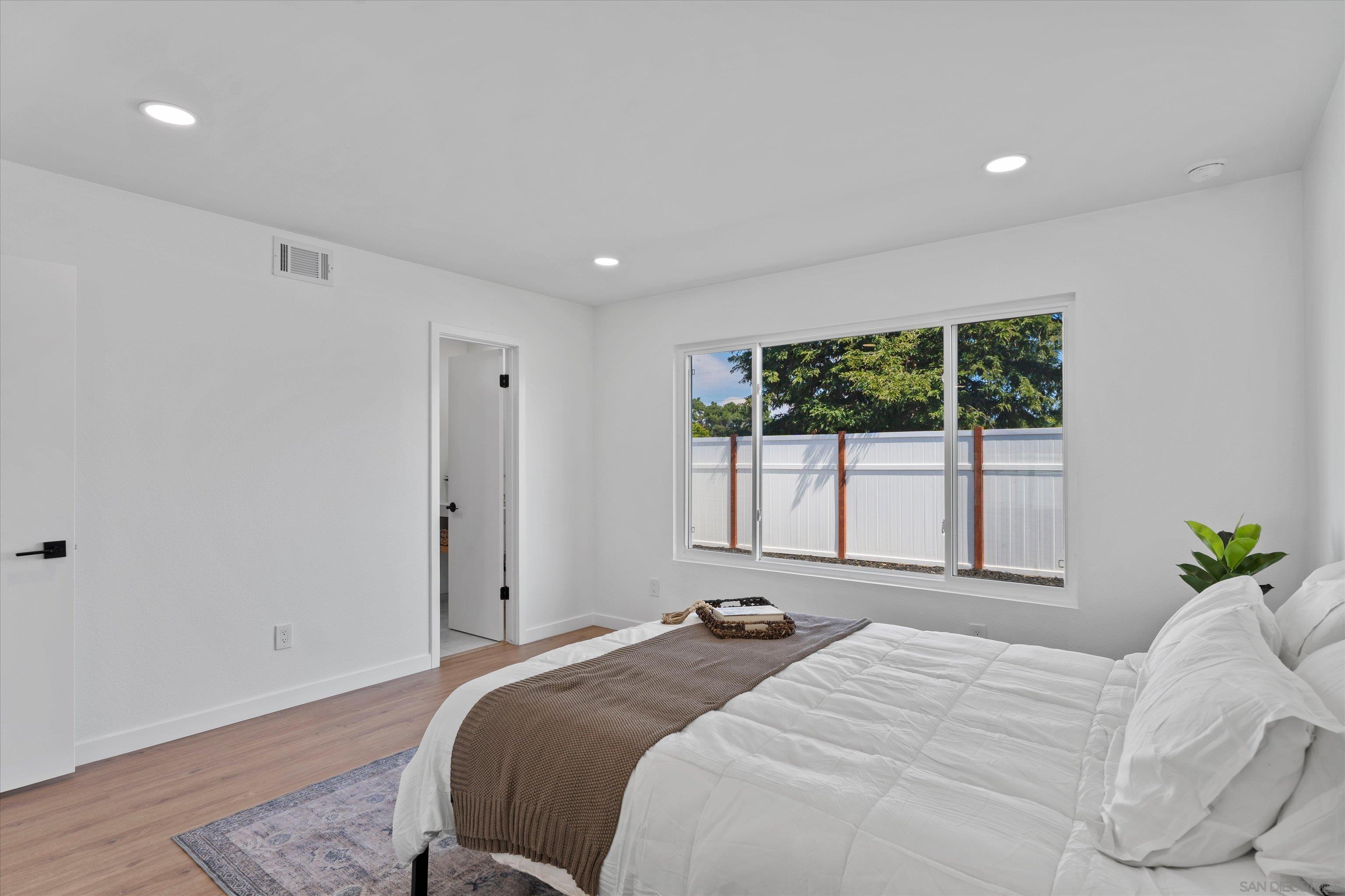 Detail Gallery Image 10 of 26 For 13111  Tobiasson Rd, Poway,  CA 92064 - 3 Beds | 2 Baths