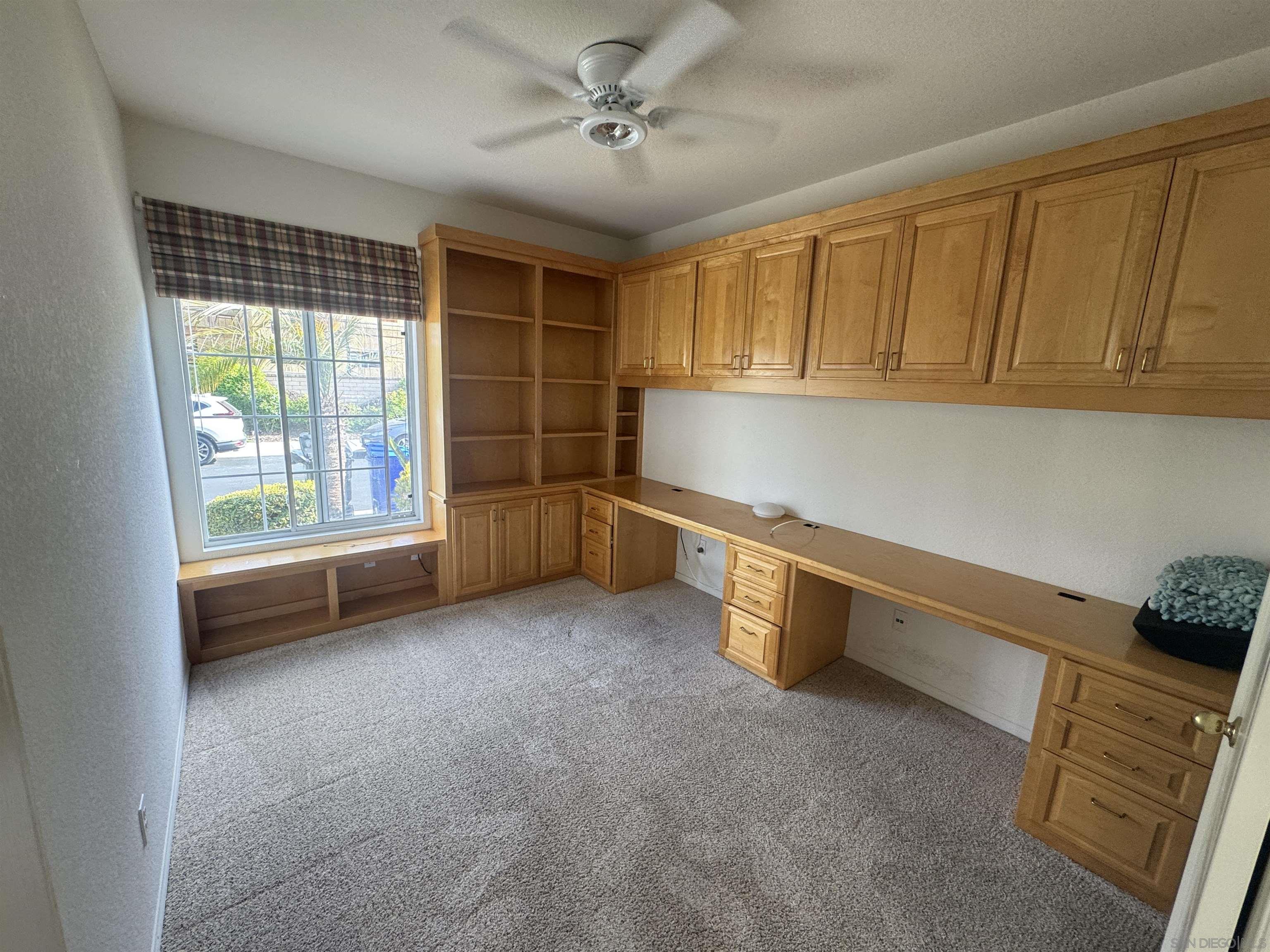 Detail Gallery Image 11 of 19 For 5514  Caminito Exquisito, San Diego,  CA 92130 - 4 Beds | 3 Baths