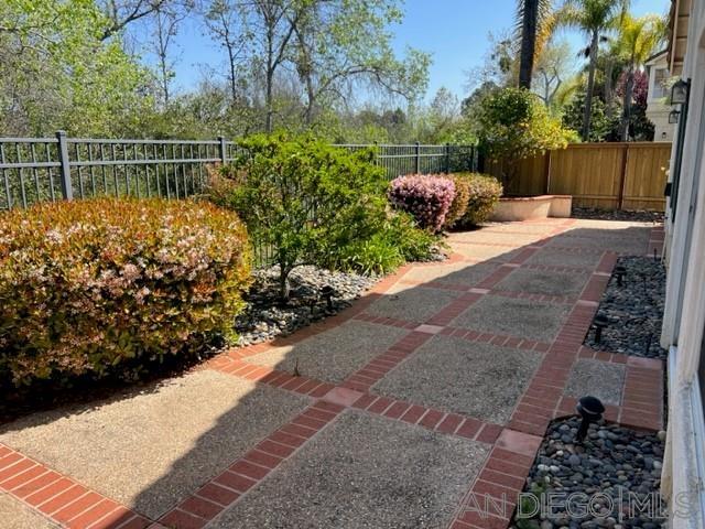 Detail Gallery Image 12 of 19 For 5514  Caminito Exquisito, San Diego,  CA 92130 - 4 Beds | 3 Baths