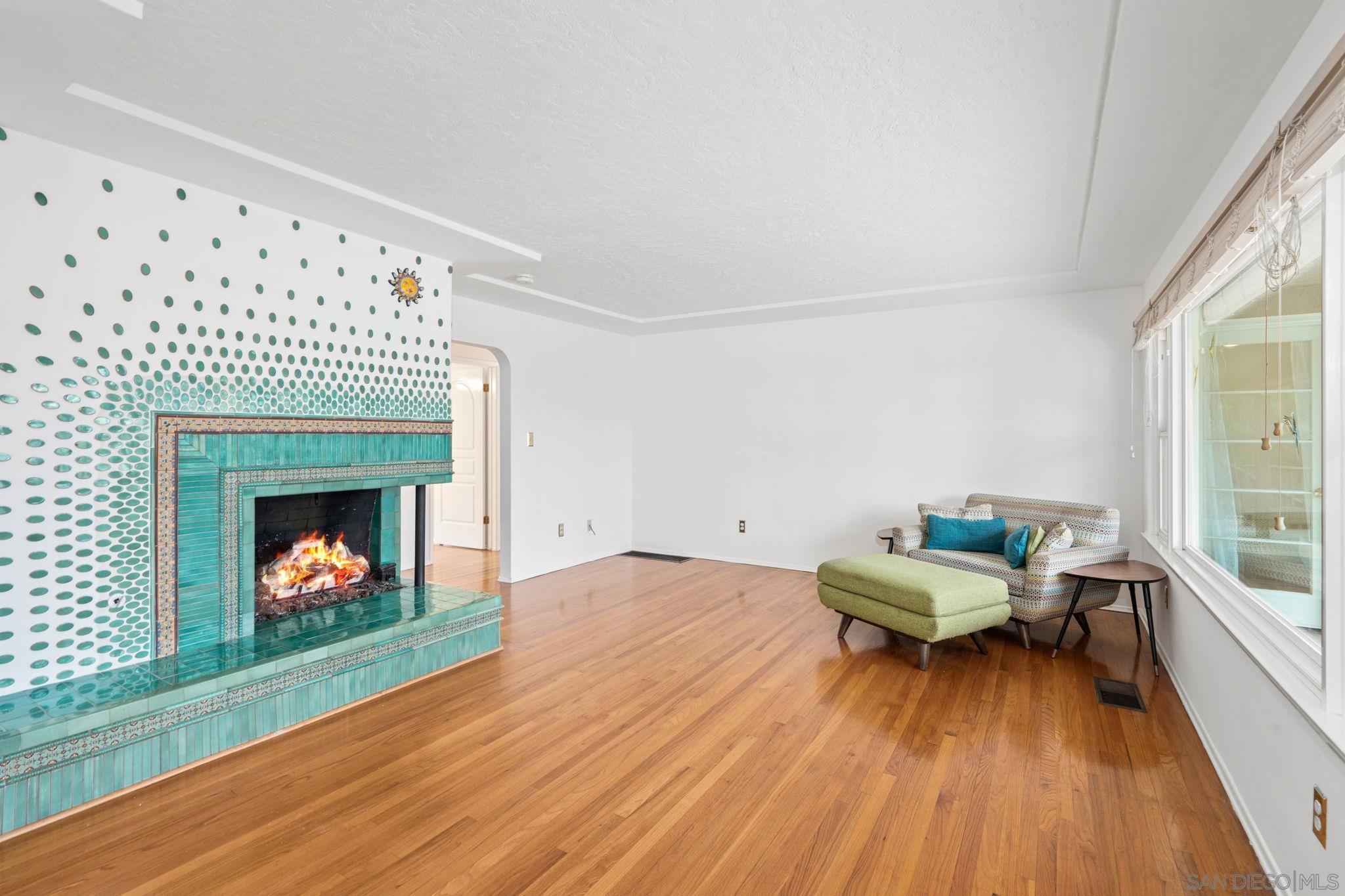 Detail Gallery Image 10 of 59 For 4413  Upland St, La Mesa,  CA 91941 - 4 Beds | 2/1 Baths