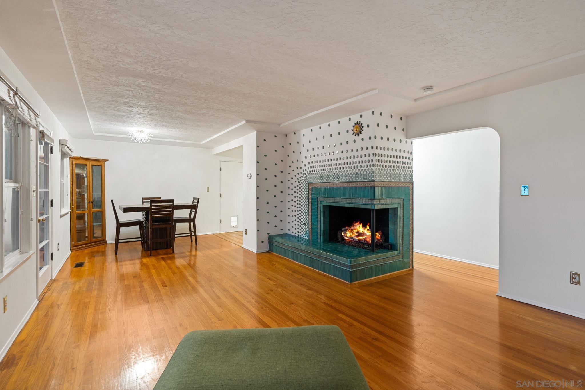 Detail Gallery Image 13 of 65 For 4413  Upland St, La Mesa,  CA 91941 - 4 Beds | 2/1 Baths