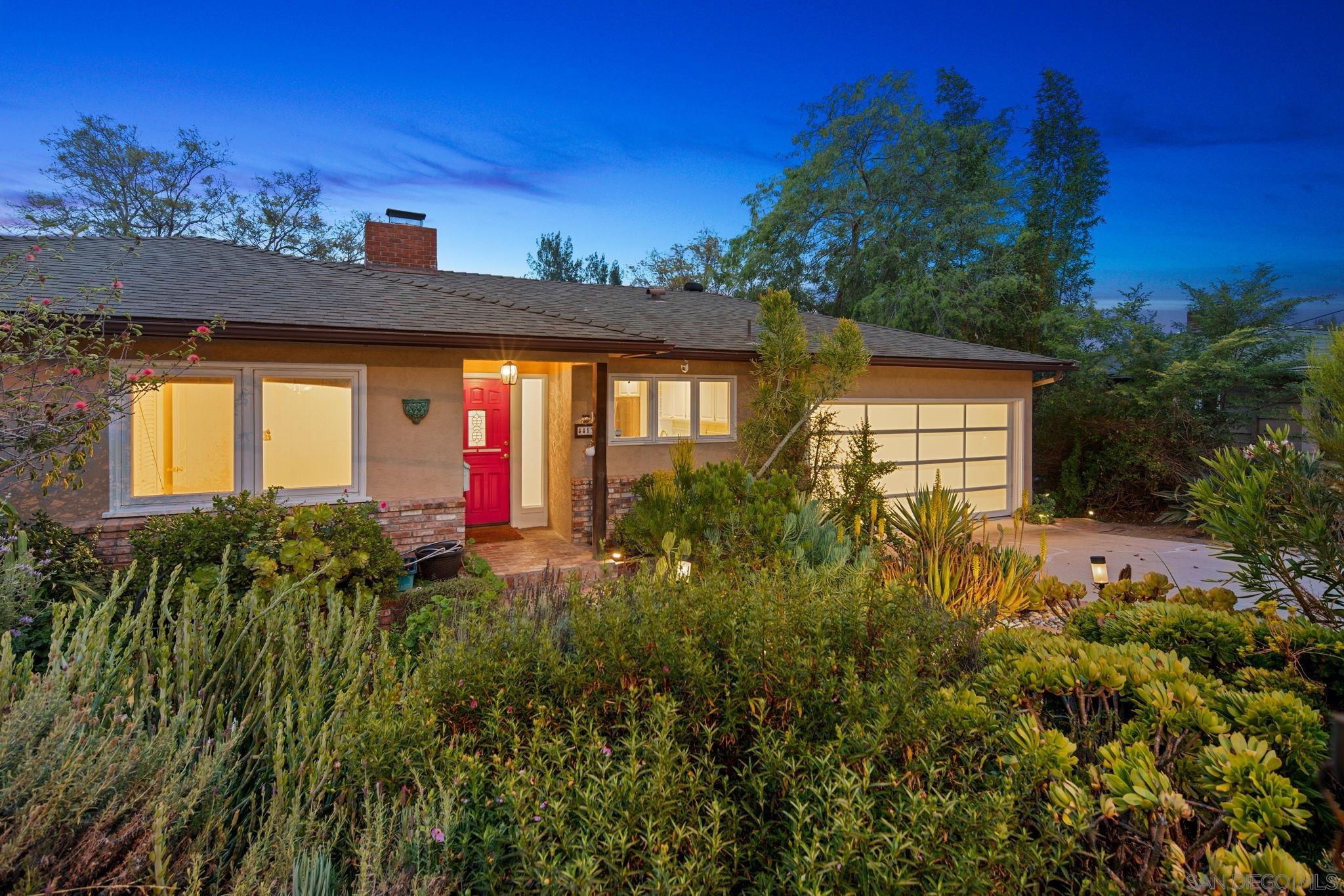 Detail Gallery Image 4 of 59 For 4413  Upland St, La Mesa,  CA 91941 - 4 Beds | 2/1 Baths