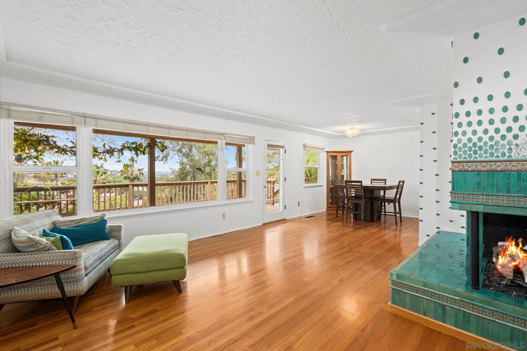 Detail Gallery Image 9 of 59 For 4413  Upland St, La Mesa,  CA 91941 - 4 Beds | 2/1 Baths